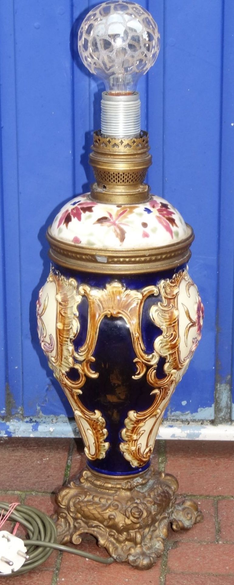 grosse Tischlampe, umgebaute Majolika-Petroleumlampe um 1880, gut erhalten, H-84 cm- - -22.61 % - Bild 7 aus 8