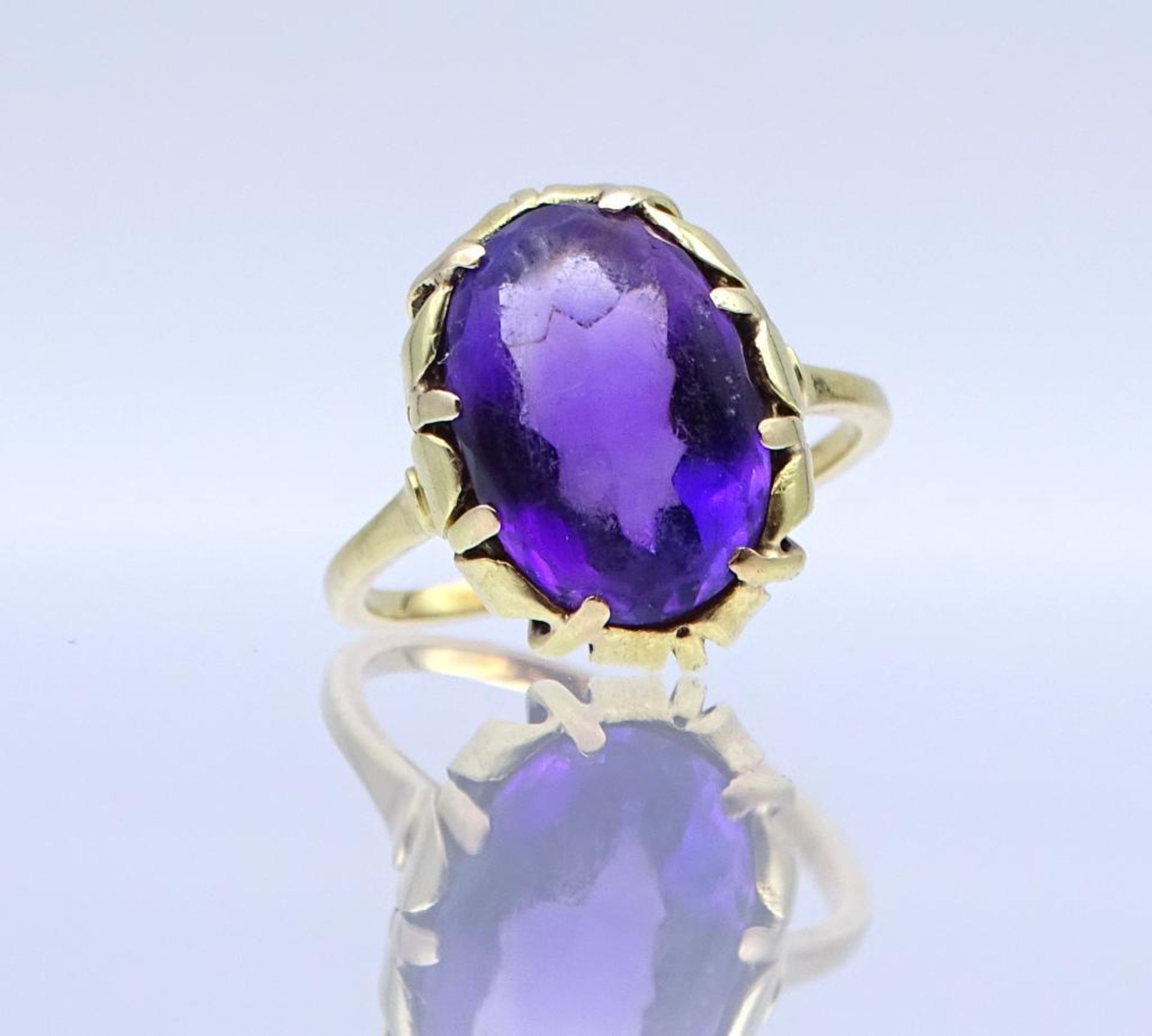 Goldring GG 585/000 mit einen Amethyst Cabochon (Tragespuren), 5,6gr., RG 59- - -22.61 % buyer's - Bild 2 aus 3