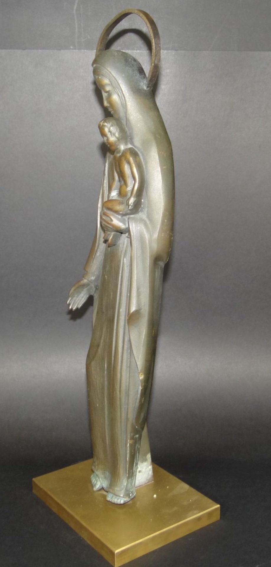 A. Dubois, Bronze "Madonna mit Kind" auf Bronze Sockel, H-45 cm, 20.Jhd.,- - -22.61 % buyer's - Bild 4 aus 8