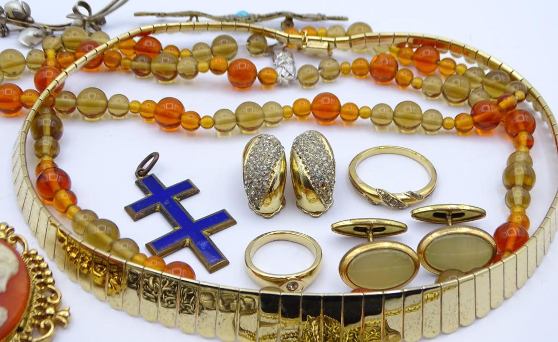 Konvolut div. Modeschmuck + zwei Armbanduhren und eine Silber Brosche mit Perlen,Dugena und Gama-( - Bild 8 aus 10