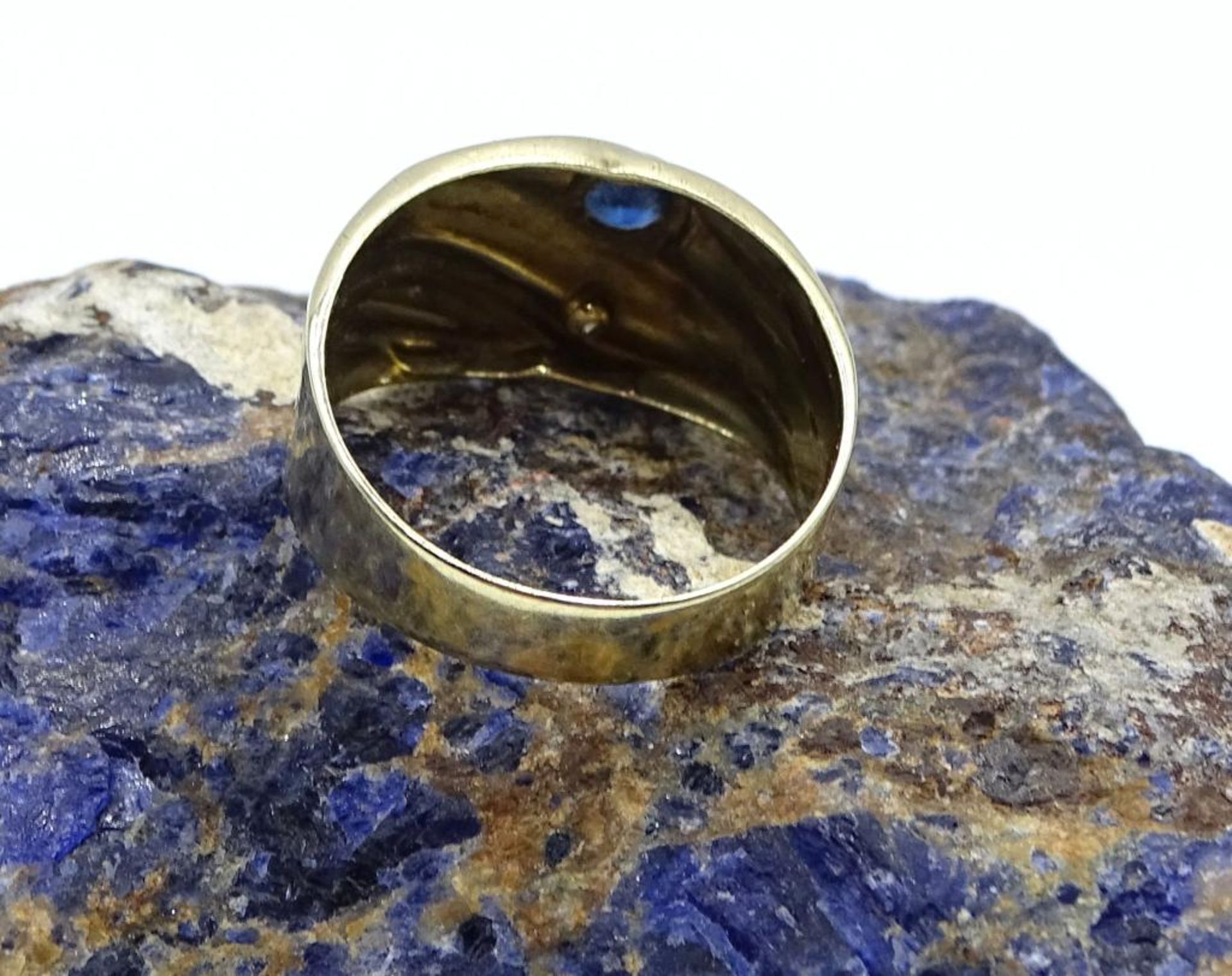 333er GG Ring mit einem Saphir, 2,24gr., RG 56- - -22.61 % buyer's premium on the hammer priceVAT - Bild 4 aus 9