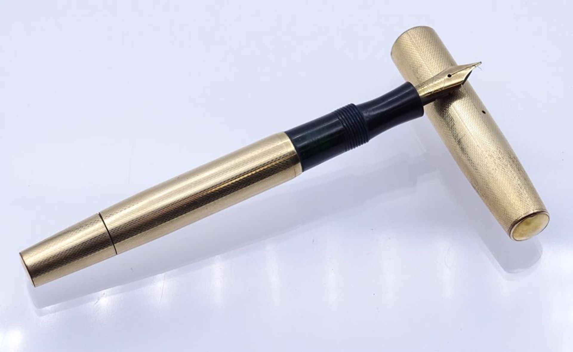 Kolbenfüller mit einer 14K Gold Feder, doublé Gehäu- - -22.61 % buyer's premium on the hammer