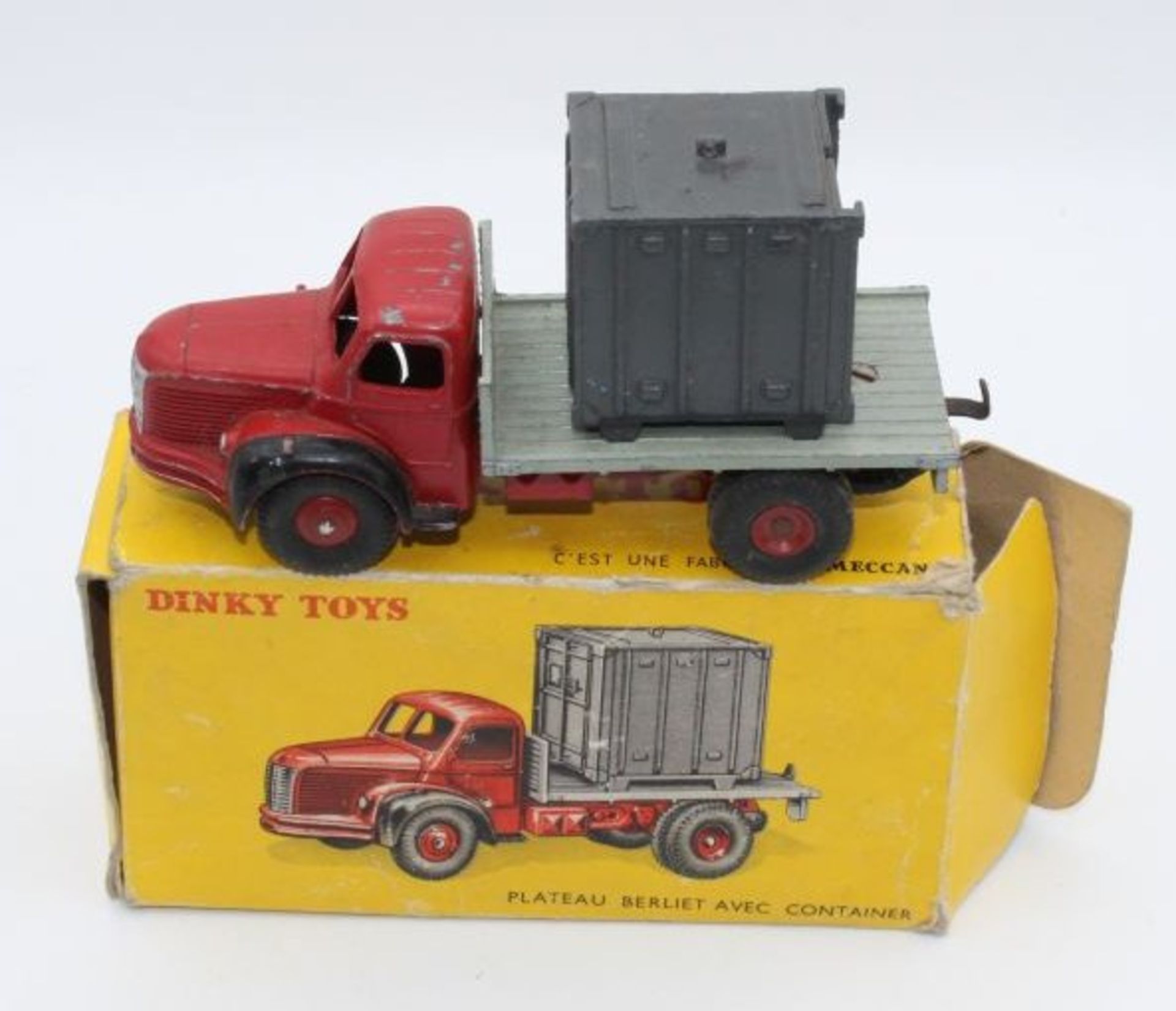 Dinky Toys "Plateau Berliet avec Container", Frankreich, 1:43, bespielt, Container Tür fehlt,