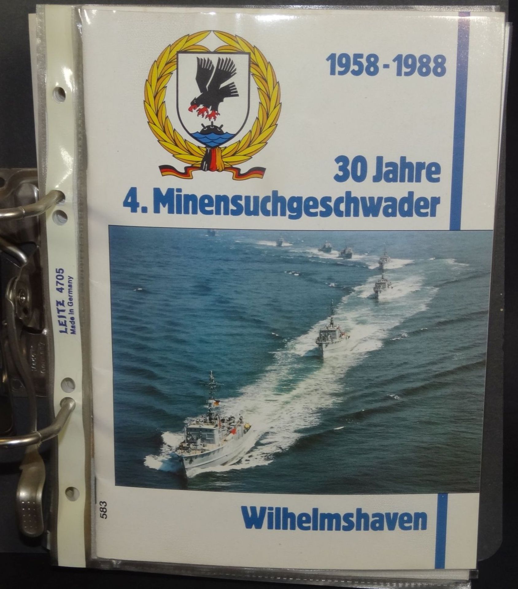 Ordner mit Broschüren über Marine, 70-90-er Jahre, , hpts. Heimatbereich (Nordholz/Altenwald- - - - Bild 2 aus 9