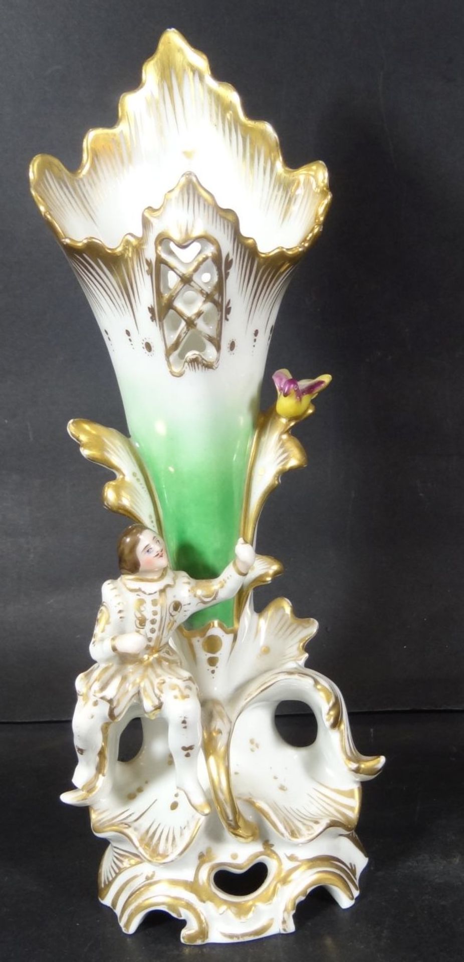 Biedermeier-Vase, Front mit Golddekor und grün, mit plast. Figur und Vogel, Gold berieben, eine