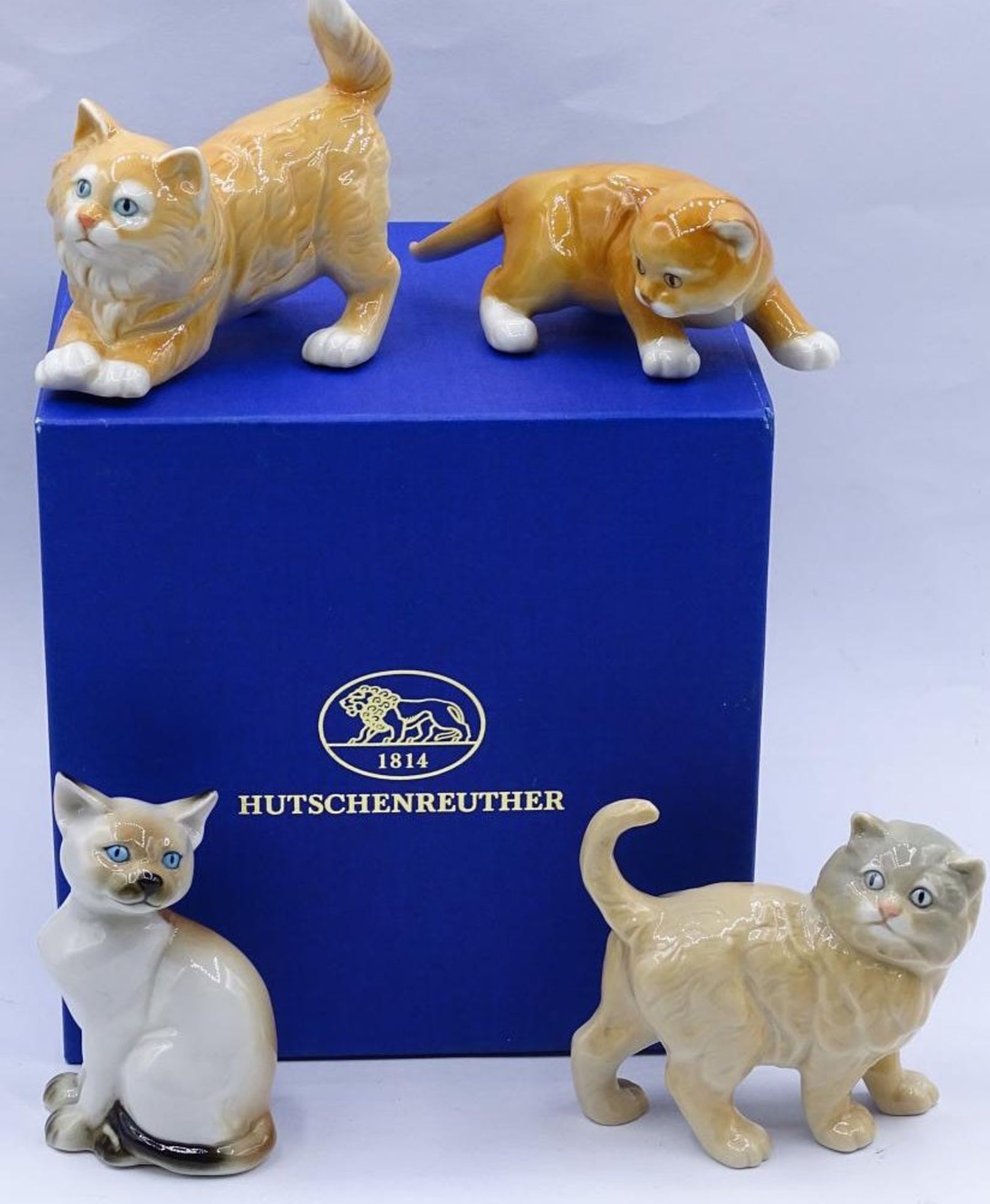 4x div. Katzen "Hutschenreuther", alle in orig. Verpackung (vier grosse, blaue Kartons, je12x13x13