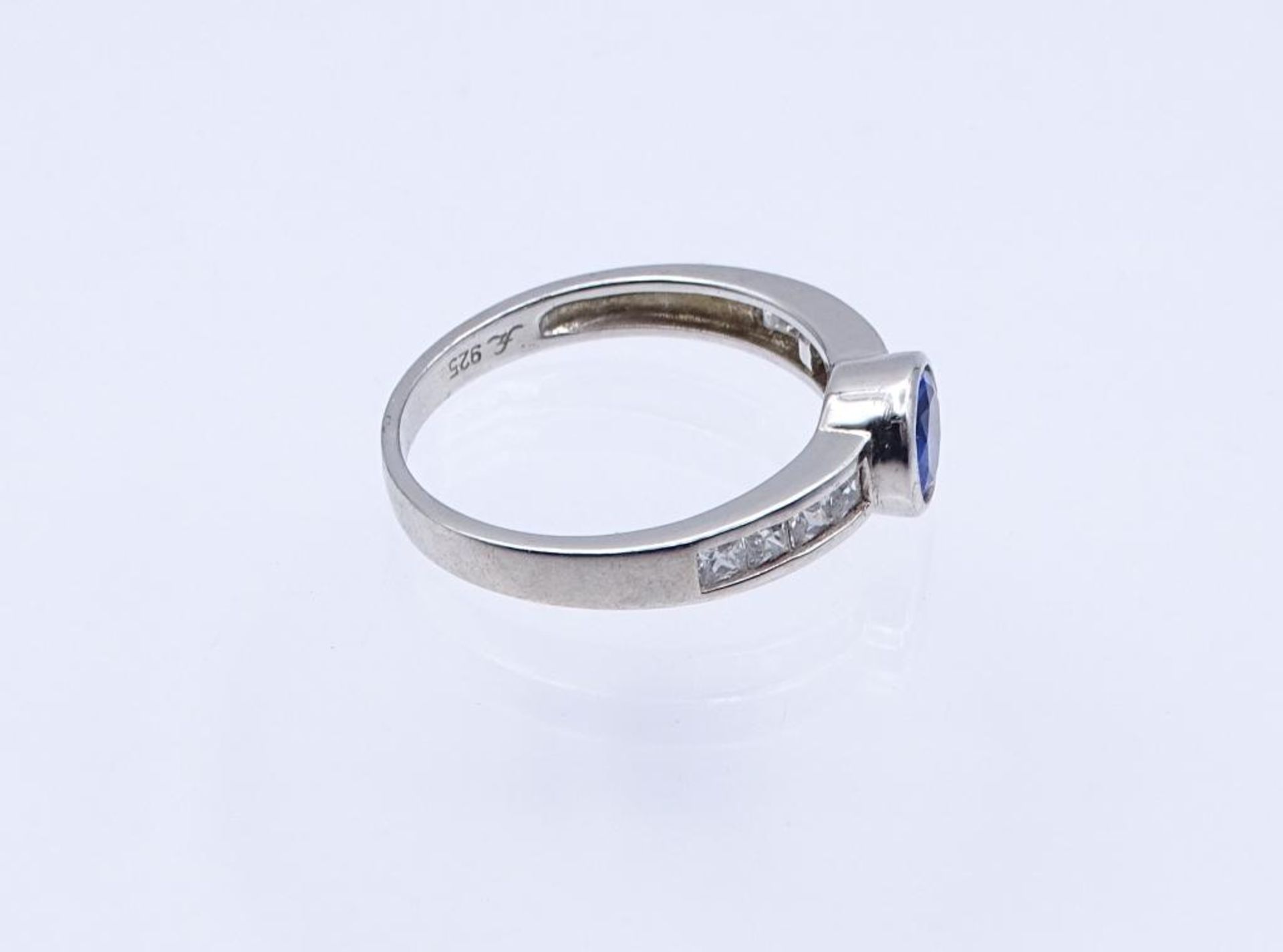 Silber Ring mit Zirkonia, Silber 925/000, 3,9gr., RG 63- - -22.61 % buyer's premium on the hammer - Bild 2 aus 3