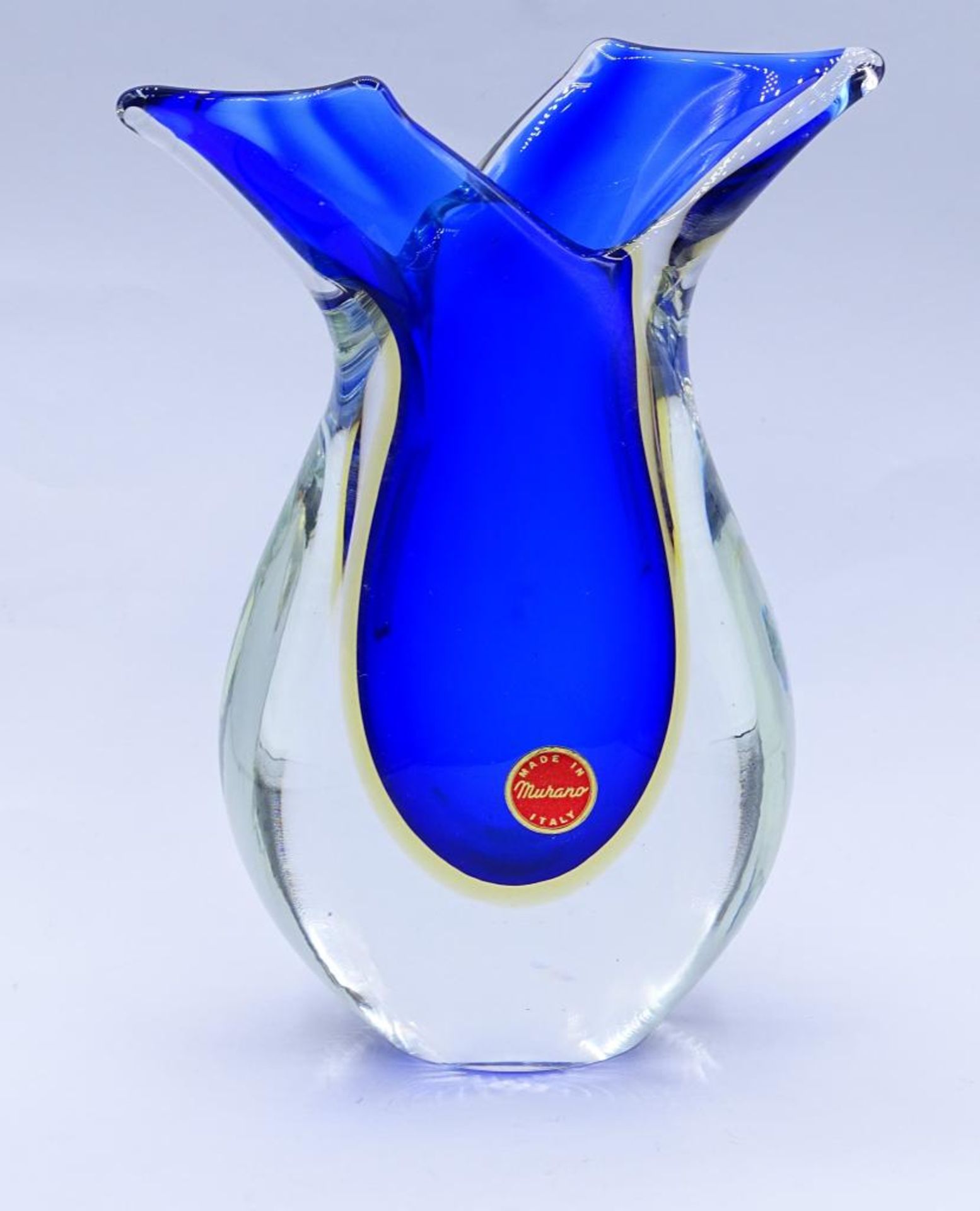 Glasvase, Murano, Italien,blau/klar ,H- 18cm- - -22.61 % buyer's premium on the hammer priceVAT