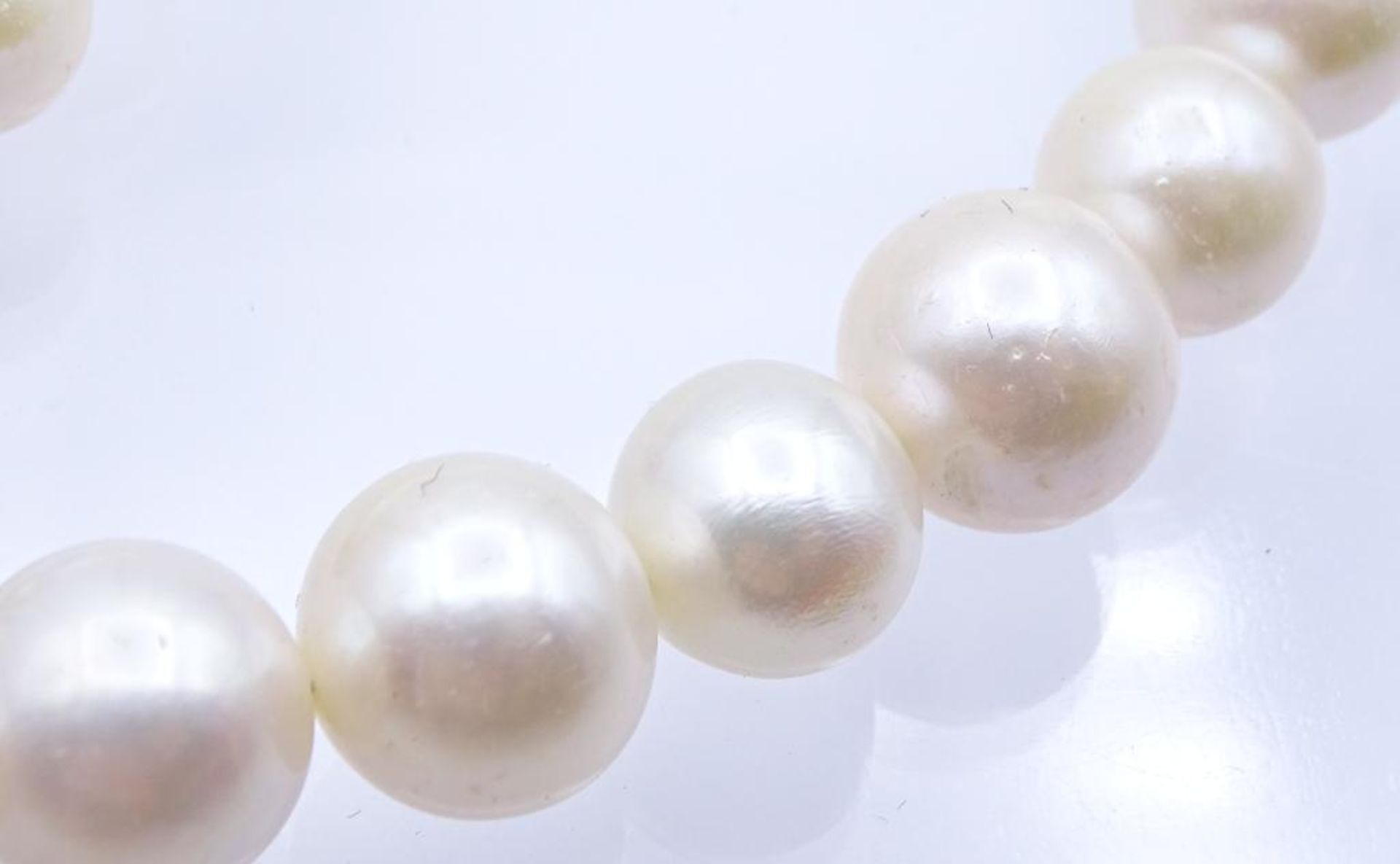 Breite Perlen Halskette Zuchtperlen? mit einer Magnetschließe,ca.L- 64cm, Perlen d- 9,8-12,7mm, - Bild 4 aus 6