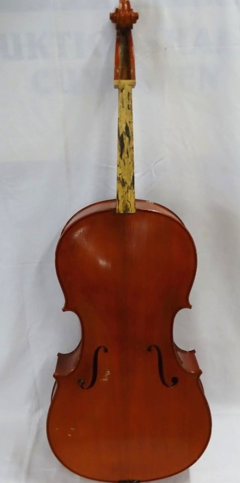 Violoncello, restaurierungs bedürftig, Korpus keine Risse, H-122cm.- - -22.61 % buyer's premium on