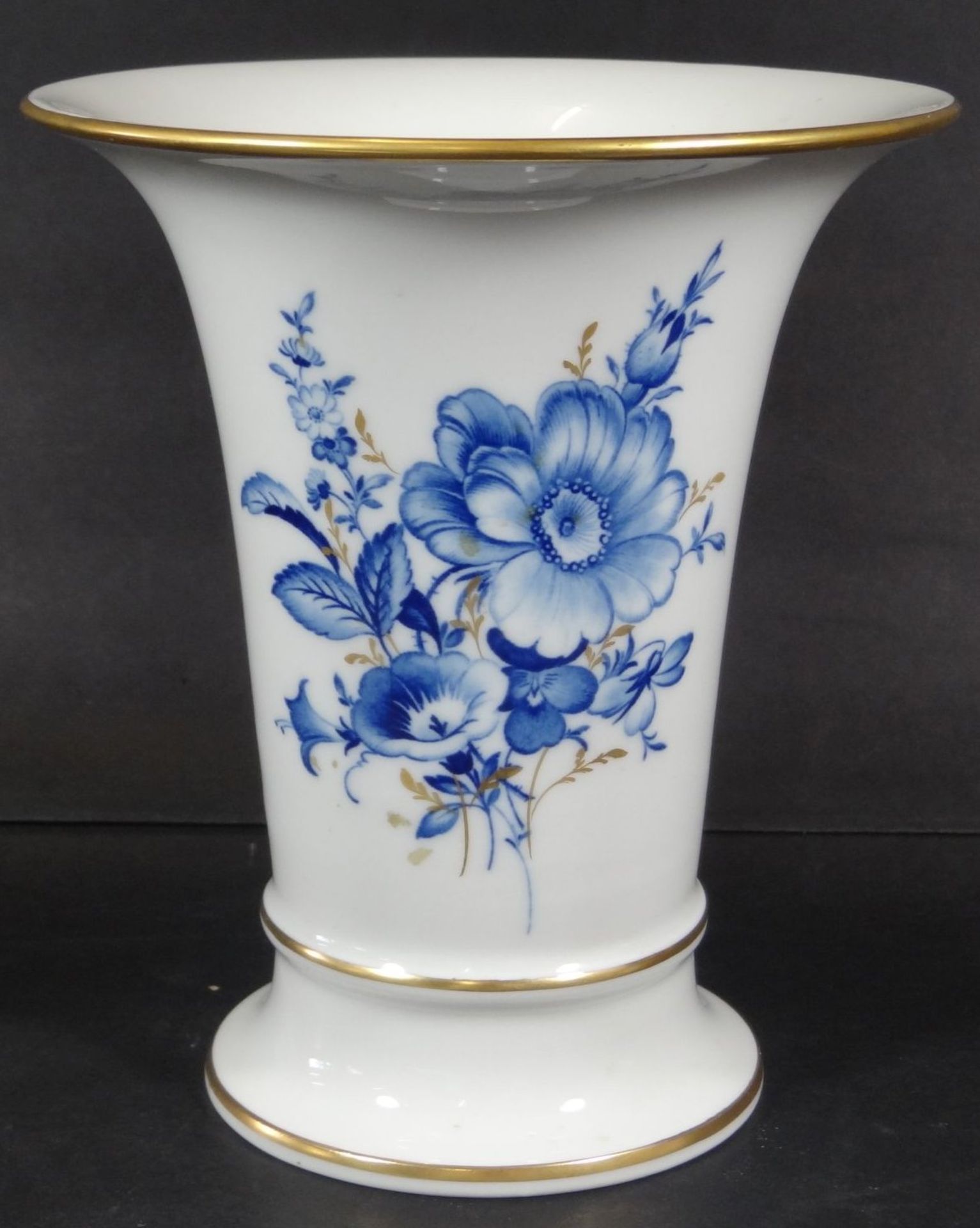 Vase "Meissen" Aquatinta mit Gold, SDchwertermarke, H_16 cm- - -22.61 % buyer's premium on the