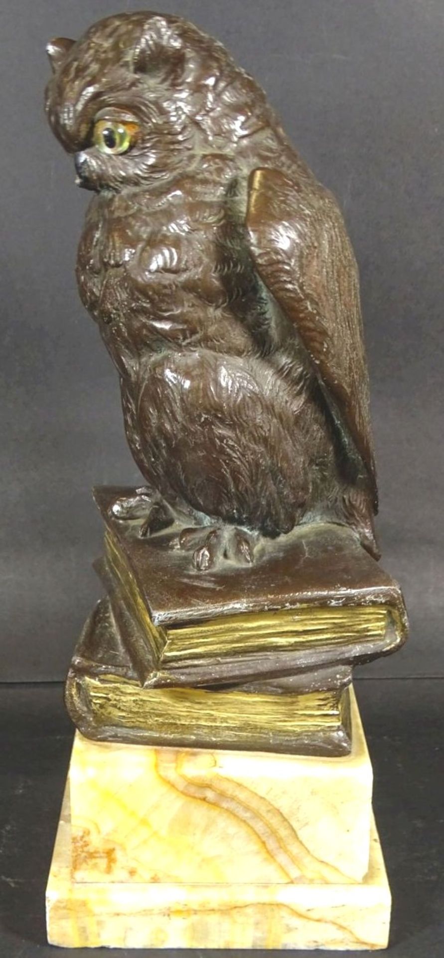 Schwarz, signierte Bronze "Eule auf Bücher" Marmorsockel, H-30 cm, 11x16 cm, 6,3 kg- - -22.61 % - Bild 3 aus 7