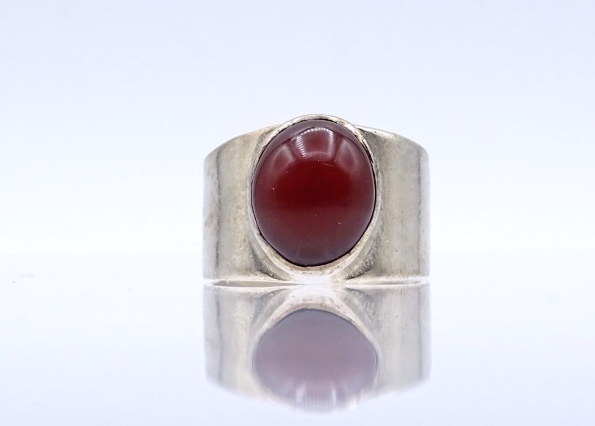 Alter Silber Ring mit Karneol Cabochon, 7,5gr., RG 54- - -22.61 % buyer's premium on the hammer