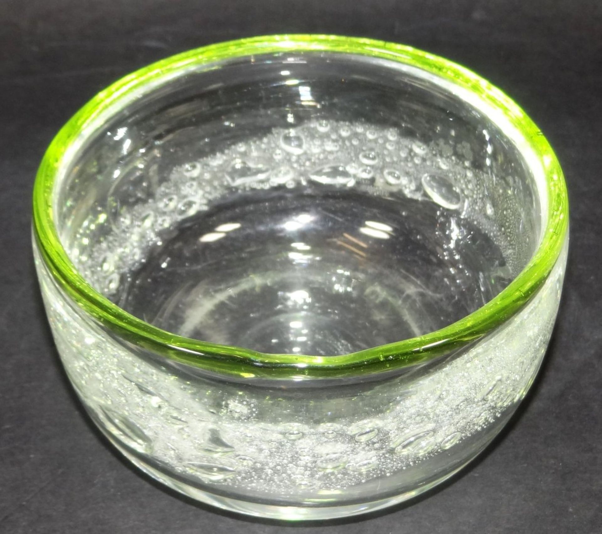 Kunstglasschälchen mit Luftblasen, grüner Rand, H-6 cm, D-10- - -22.61 % buyer's premium on the - Bild 6 aus 6