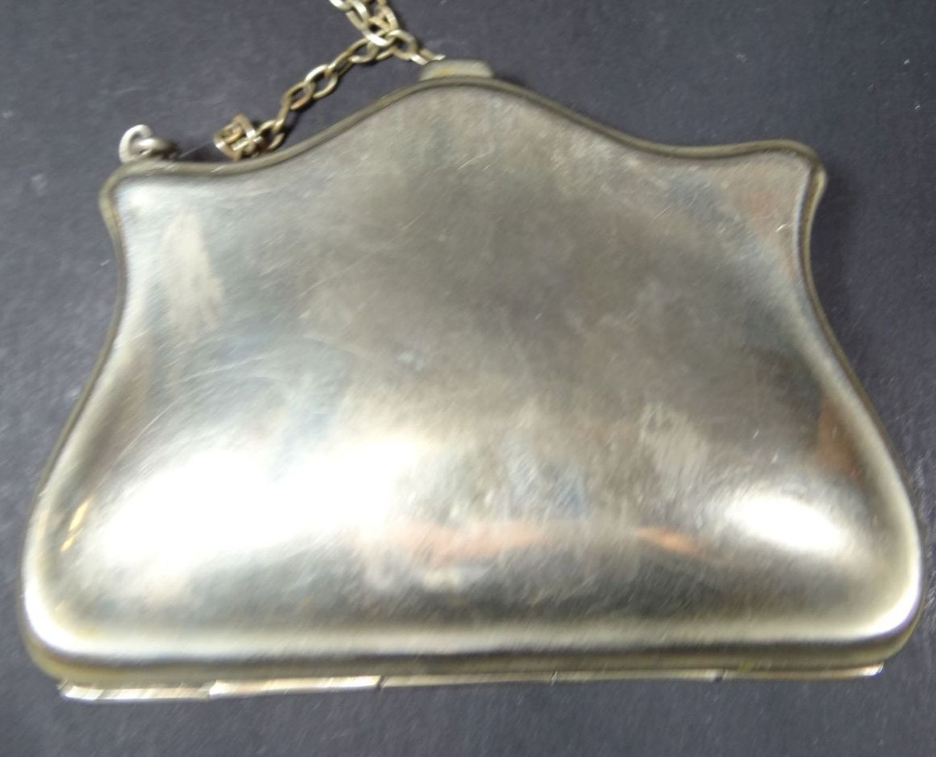 kl. versilb. Abendtasche, EPNS, 6x12 cm, an Kette- - -22.61 % buyer's premium on the hammer priceVAT - Bild 2 aus 3