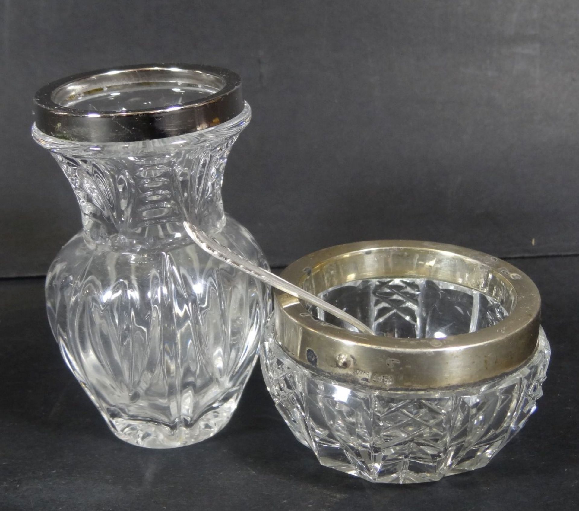 kl. Gewürzschälchen mit Silberlöffel, kl. Vase mit Silberrand-800-, H-3.5 und 7,5- - -22.61 %