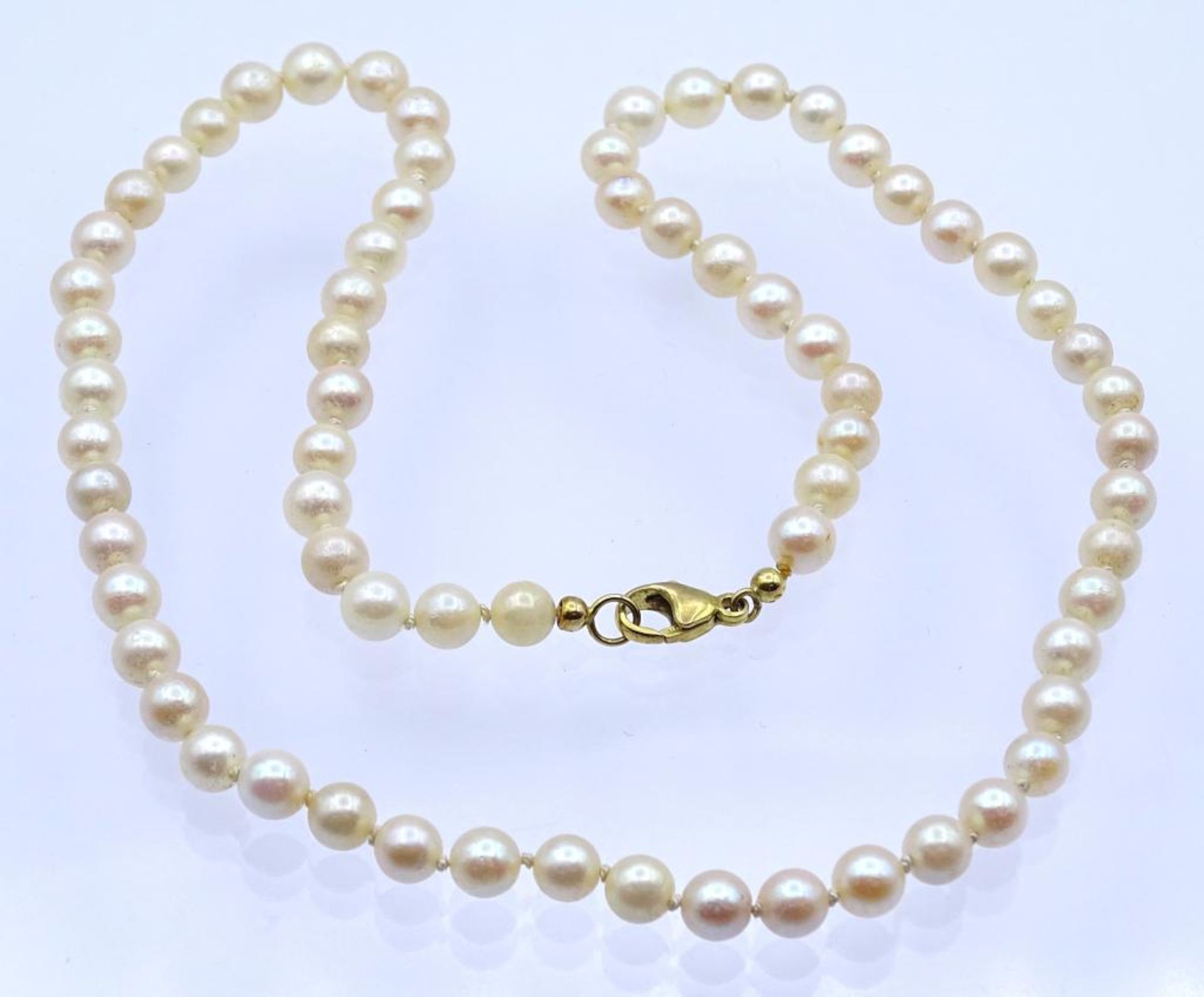 Perlen Halskette mit 333er GG Karabiner Verschluss,ca.L- 46,8cm,Perlen d- 5,4-5,8mm- - -22.61 % - Bild 2 aus 3