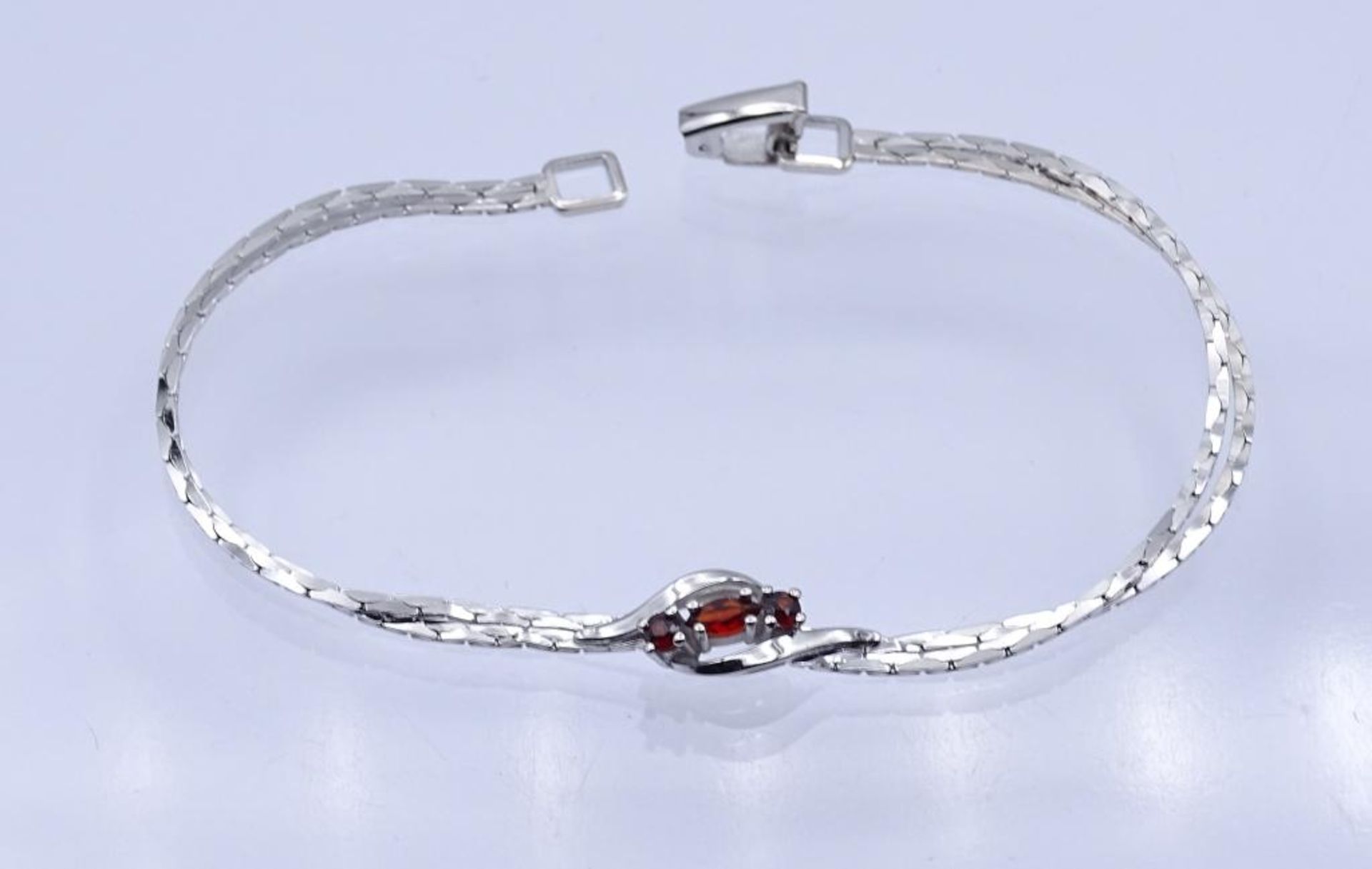 Armband mit Granat Besatz,Silber 925/000,Sterling Silber,L- 19cm, 4,2gr.- - -22.61 % buyer's premium