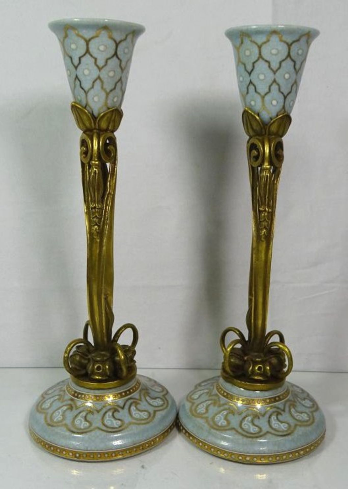 Leuchterpaar im Jugendstil, Bronze/Keramik, gemrakt "JBT 1906", 20. Jhdt., je H-27cm.- - -22.61 % - Bild 3 aus 4