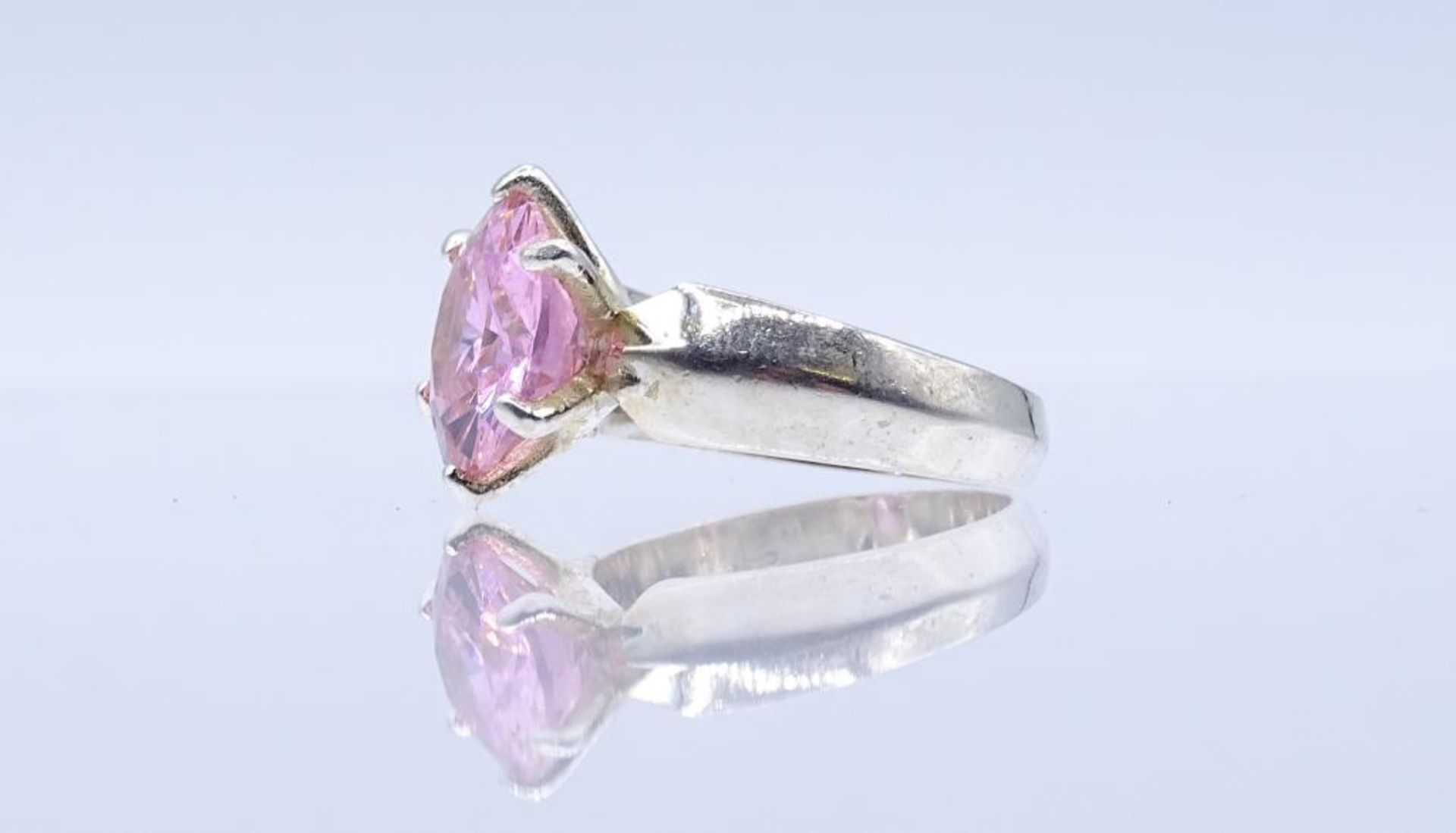 Sterling Silber ring mit einen facettierten pinkfarbigen Stein, Silber 925/000 8,1gr., RG 56- - - - Bild 3 aus 3