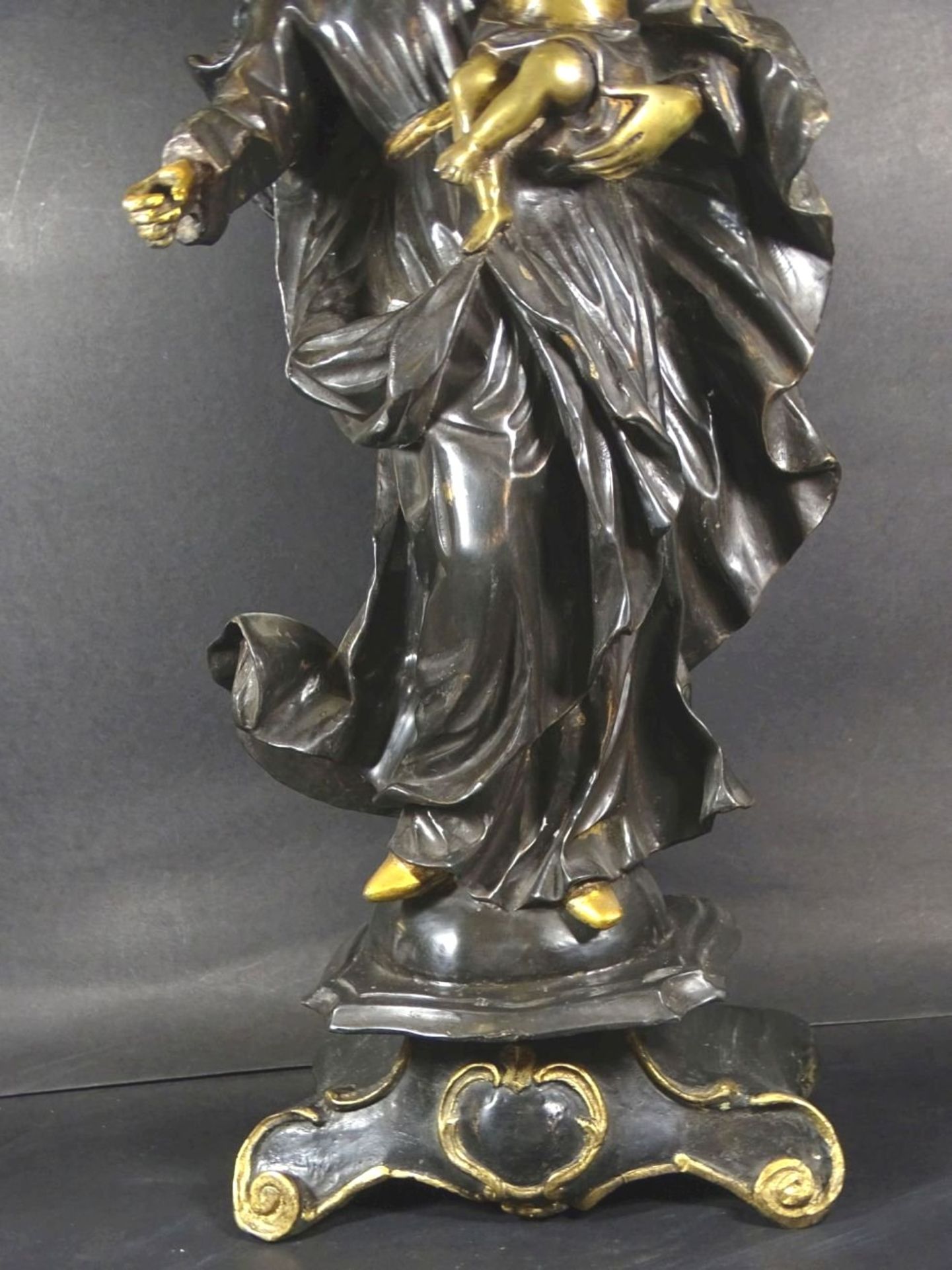 Bronze Madonna mit Kind, H-60 cm, Zepter fehlt- - -22.61 % buyer's premium on the hammer priceVAT - Bild 3 aus 7