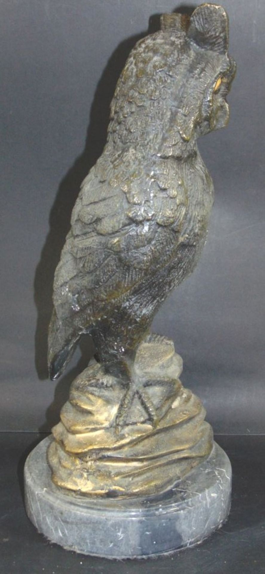 grosse Bronze-Eule auf Marmorsockel, H-42 cm, 9 kg- - -22.61 % buyer's premium on the hammer - Bild 4 aus 5