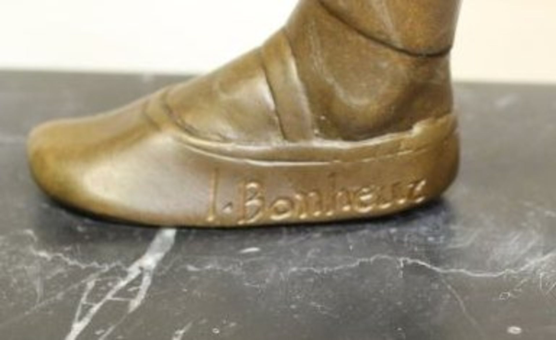 hohe Bronze-Tänzerin, signiert I.Bonheur, auf getreppten Sockel, Gießereimarke, 20. Jhdt., H-58cm - Bild 5 aus 5