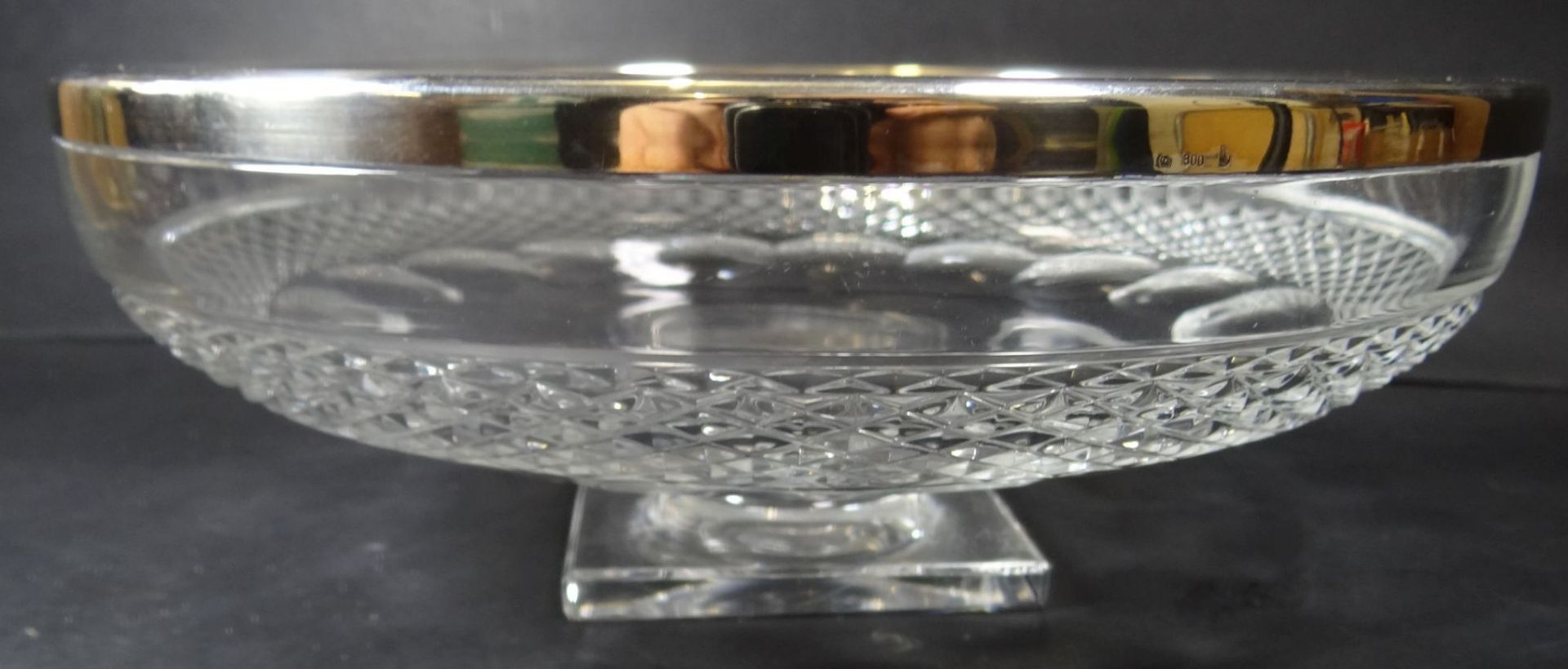 grosse Kristall-Schale auf Stand mit Silberrand-800-, H-10 cm, D-26 cm- - -22.61 % buyer's premium - Bild 2 aus 3