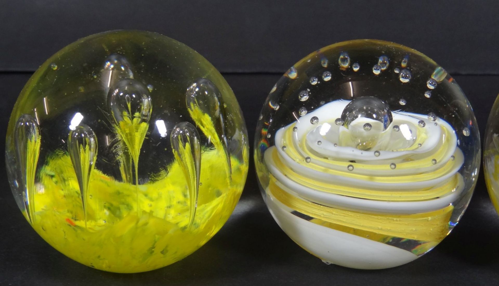 5x div. Paperweights, H-6 cm- - -22.61 % buyer's premium on the hammer priceVAT margin scheme, VAT - Bild 2 aus 3