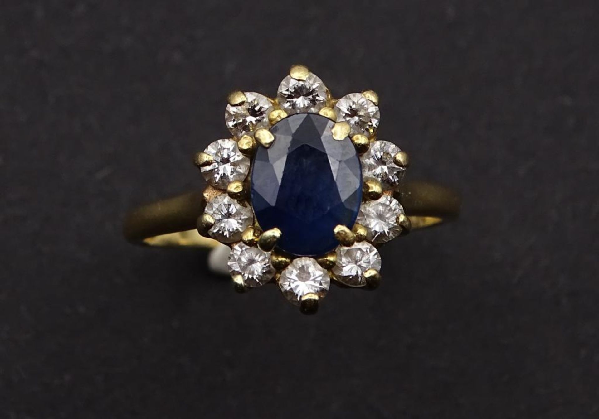 Brillant-Saphir-Ring, Brillanten zus. 0,4ct.,mittig facettierter Saphir, GG 750/000, 3,5gr., RG - Bild 4 aus 7