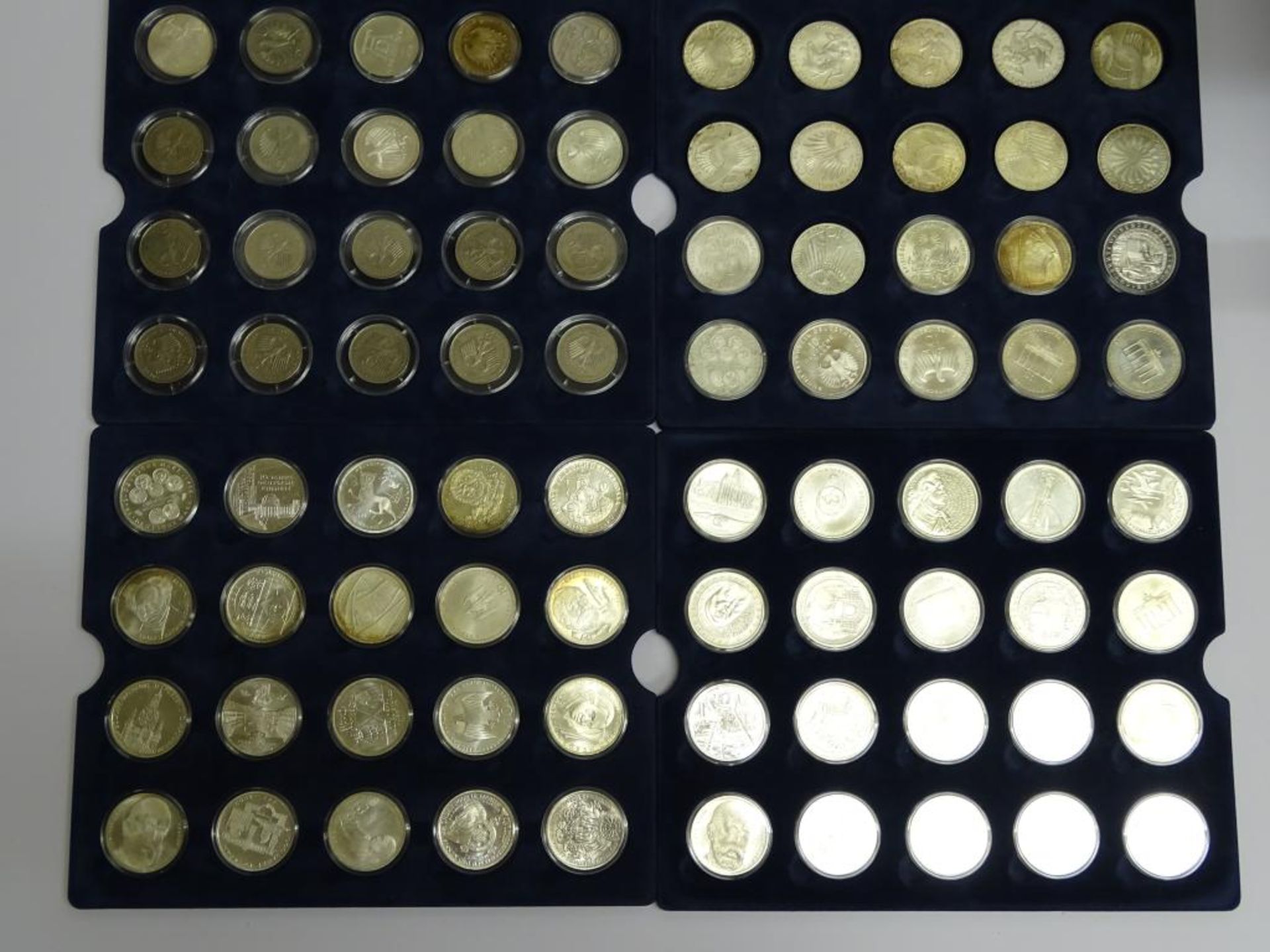 Kasten voll mit 10 / 5 / 2 DM Münzen, div.Jahrgänge,60x 10 DM , 27x 5DM und 12x 2 DM , gesamt: 759 - Bild 2 aus 8