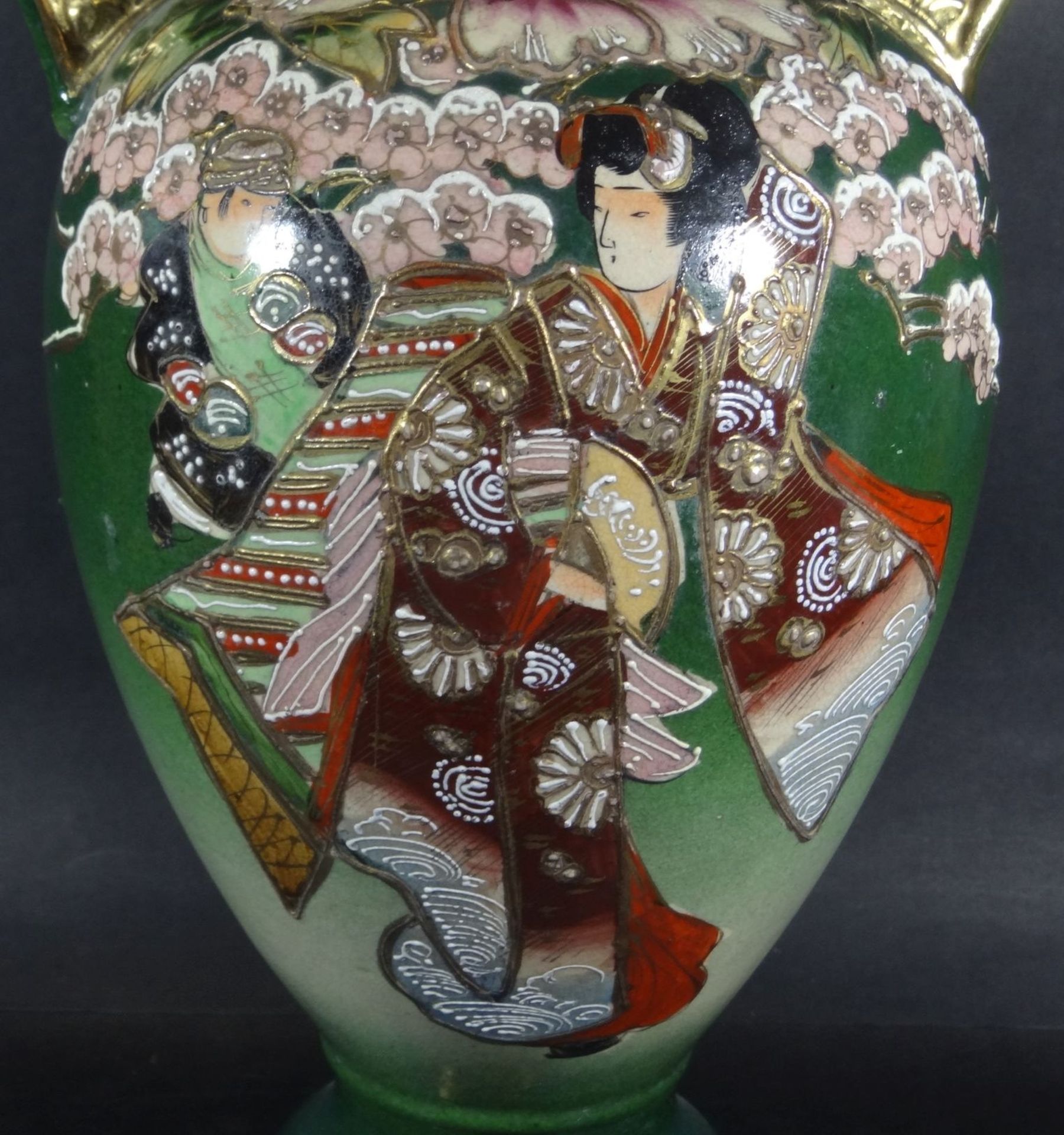 grosse China-Vase, Emaillemalerei, wohl um 1920?, H-45 cm, im Boden Schriftzeichen,- - -22.61 % - Bild 5 aus 7