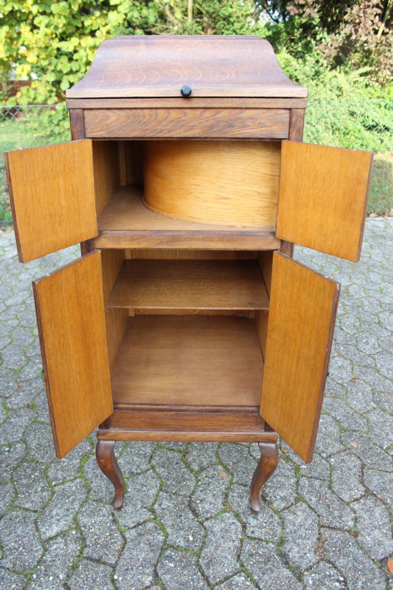 Stand-Grammophon, 30/40er Jahre, guter Zustand, funktionstüchtig, H-120cm B-45cm T-54cm.- - -22.61 % - Bild 2 aus 9