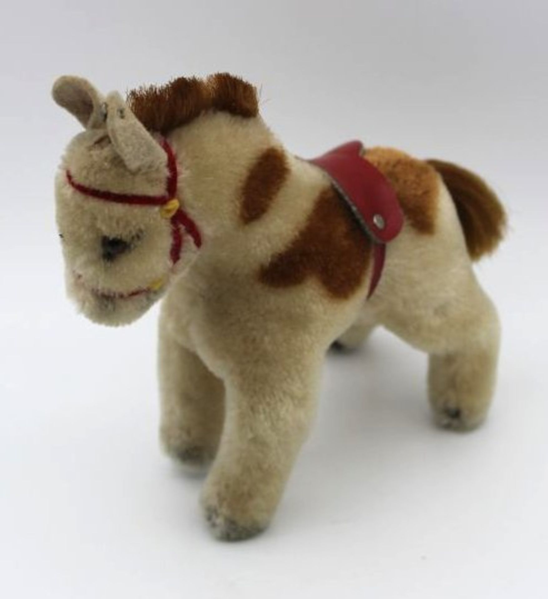 Pony von Steiff, nur Knopf, älter, H-13cm.- - -22.61 % buyer's premium on the hammer priceVAT margin