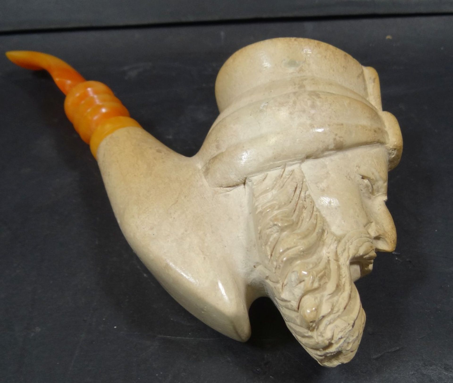 grosse Meerschaumpfeife beschnitzt mit Turbanträger, H-9 c- - -22.61 % buyer's premium on the hammer