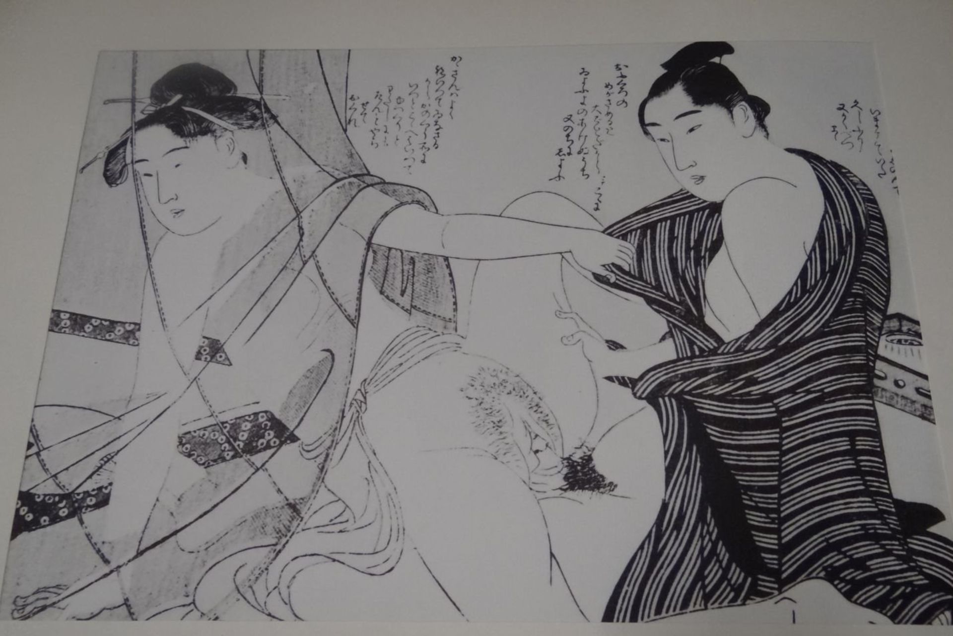 Mappe mit ca. 40 erotischen Grafiken, wohl Radierungen, Japan, tw. beschriftet und in PP, 31x43 - Bild 2 aus 5