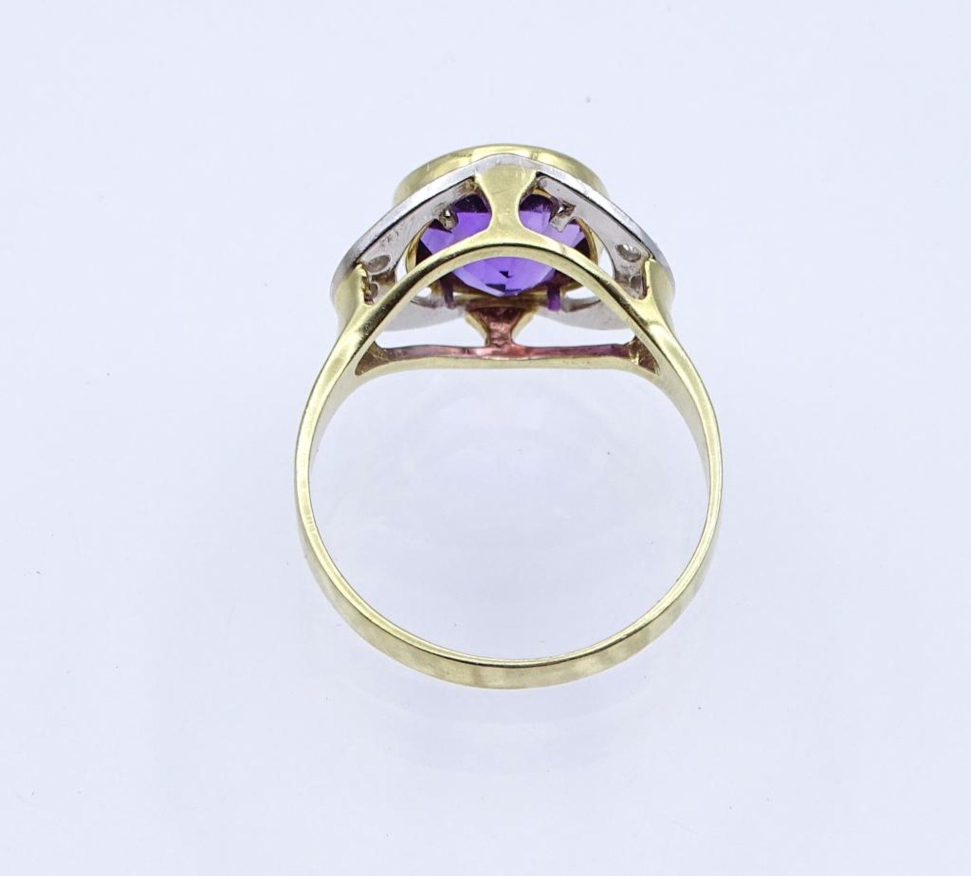 Amethyst-Diamant-Ring, GG 585/000, Diamanten zus. 0,06ct., 3,6gr., RG 56- - -22.61 % buyer's premium - Bild 4 aus 4