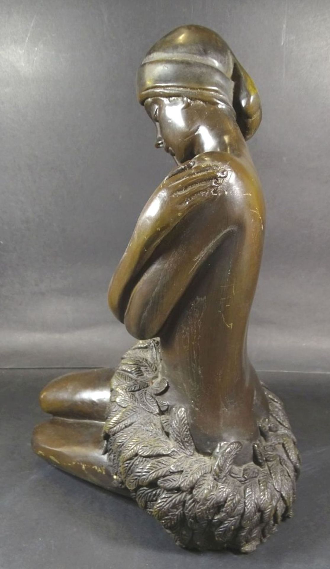 Auguste MOREAU (1834-1917) "Mädchen mit Lendenschurz" Bronze, H-37 cm, 6,2 k- - -22.61 % buyer's - Bild 3 aus 7