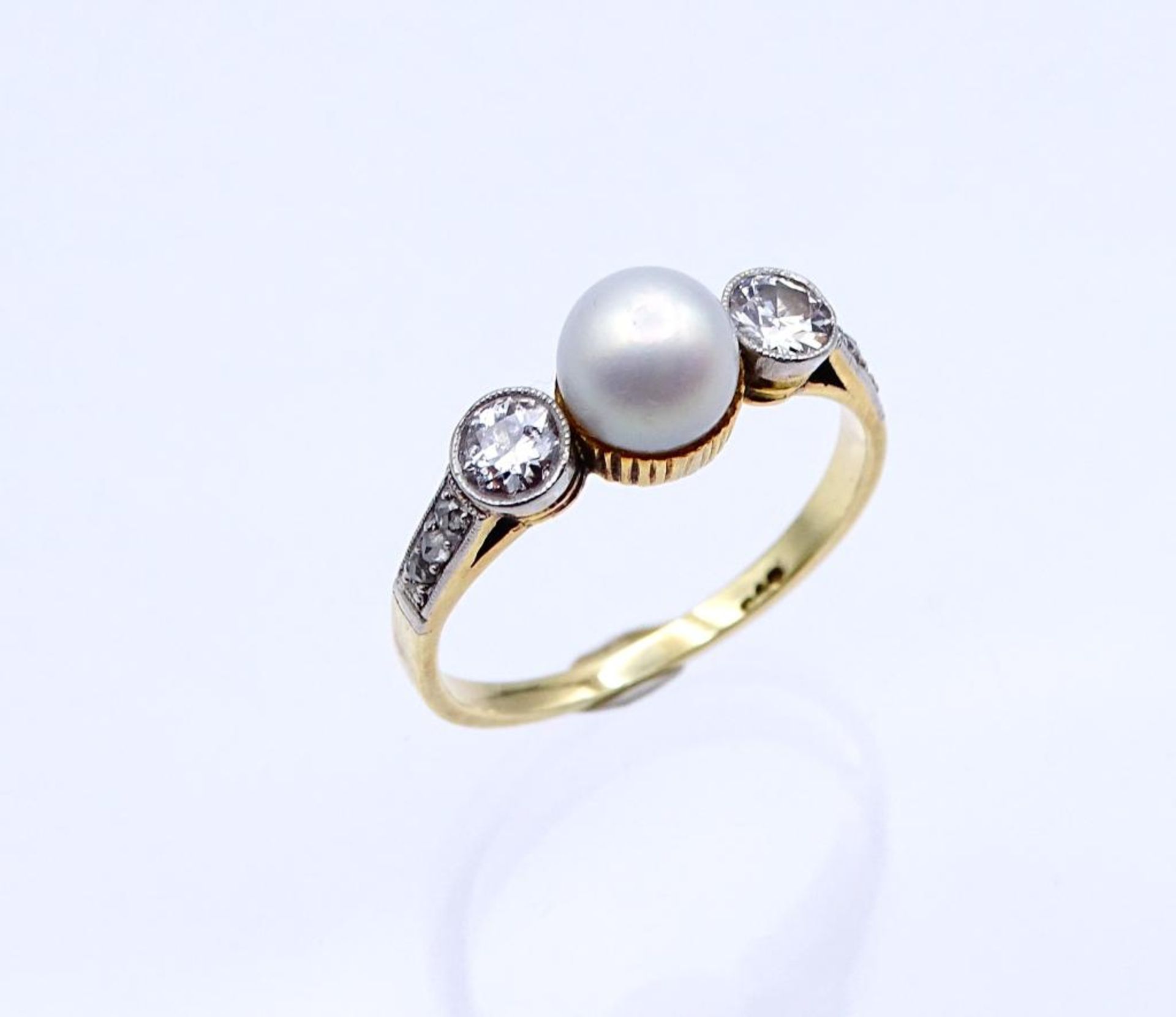 Art Deco Brillant Ring mit Perle, Brillanten zus.ca. 0,30ct.,(1x Abplatzer)Gelbgold / Platin, GG - Bild 2 aus 8