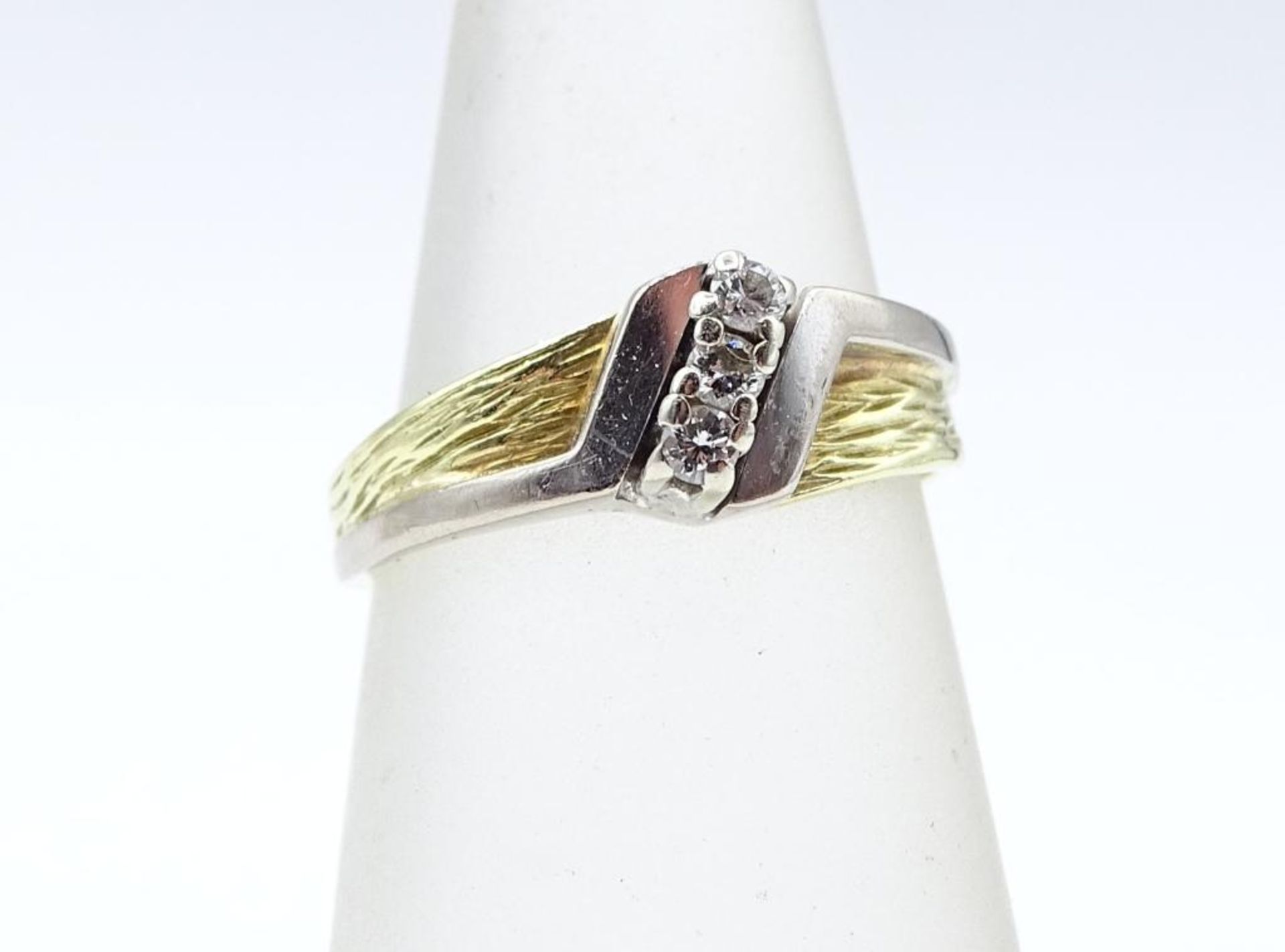 585er Bicolor Gold Ring (gepr.), mit 3 Brillanten zus. 0,03ct., 2,92gr., RG 46- - -22.61 % buyer's - Bild 6 aus 6
