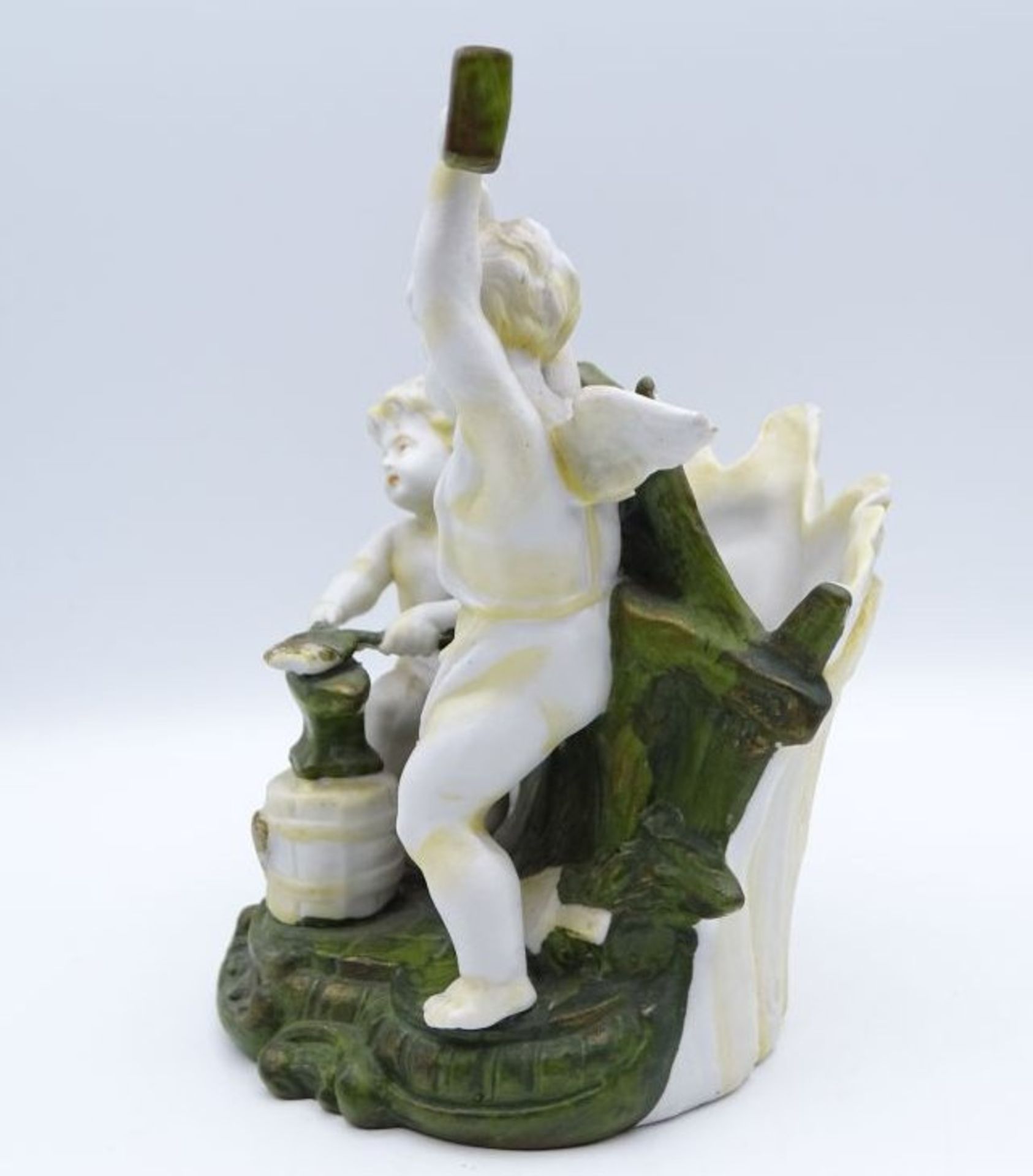 figürliche Vase, Putti-Darstellungen, wohl um 1900, an den Flügeln bestossen, 1x Flügel anbei, H- - Image 2 of 9