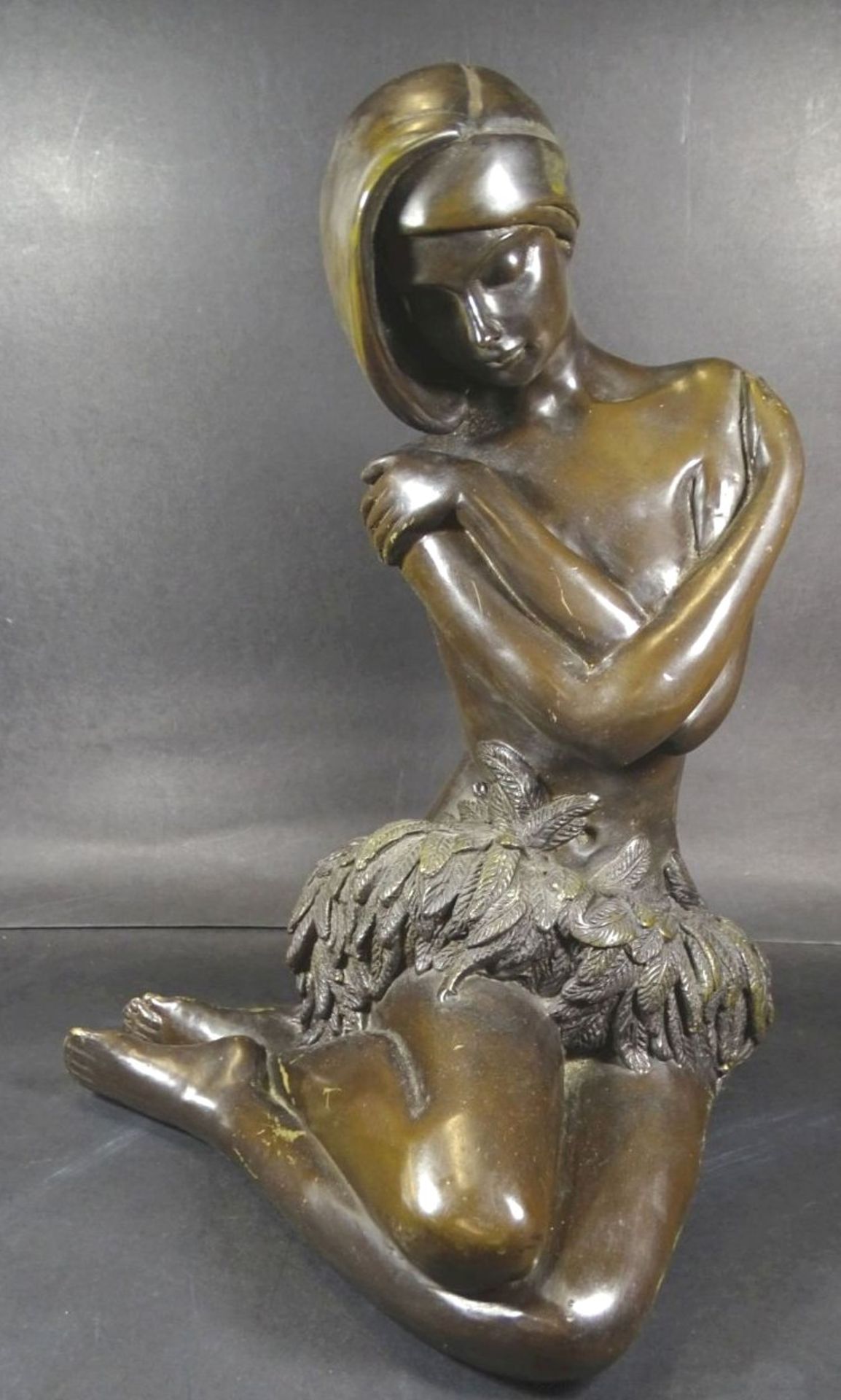 Auguste MOREAU (1834-1917) "Mädchen mit Lendenschurz" Bronze, H-37 cm, 6,2 k- - -22.61 % buyer's