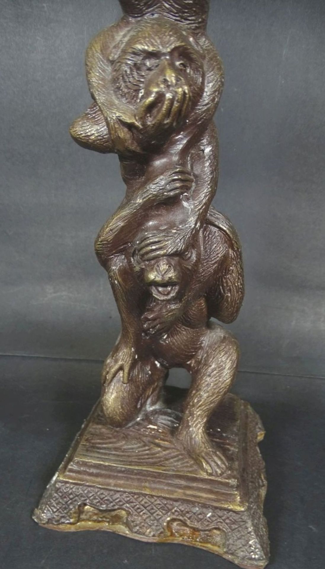 Bronze "Drei Affen mit Ball", H-33 cm, 10x10 cm- - -22.61 % buyer's premium on the hammer priceVAT - Bild 2 aus 9