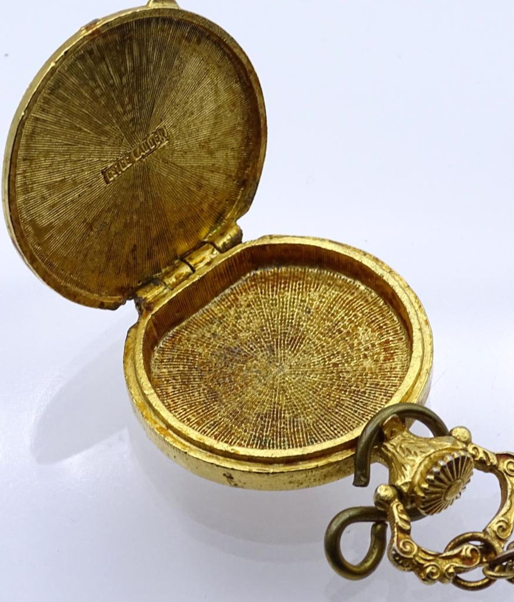 Aufbewahrungsdose in Form einer Damen Taschenuhr,Zifferblatt aufbemalt, vergoldet,innen gemarkt - Bild 3 aus 3