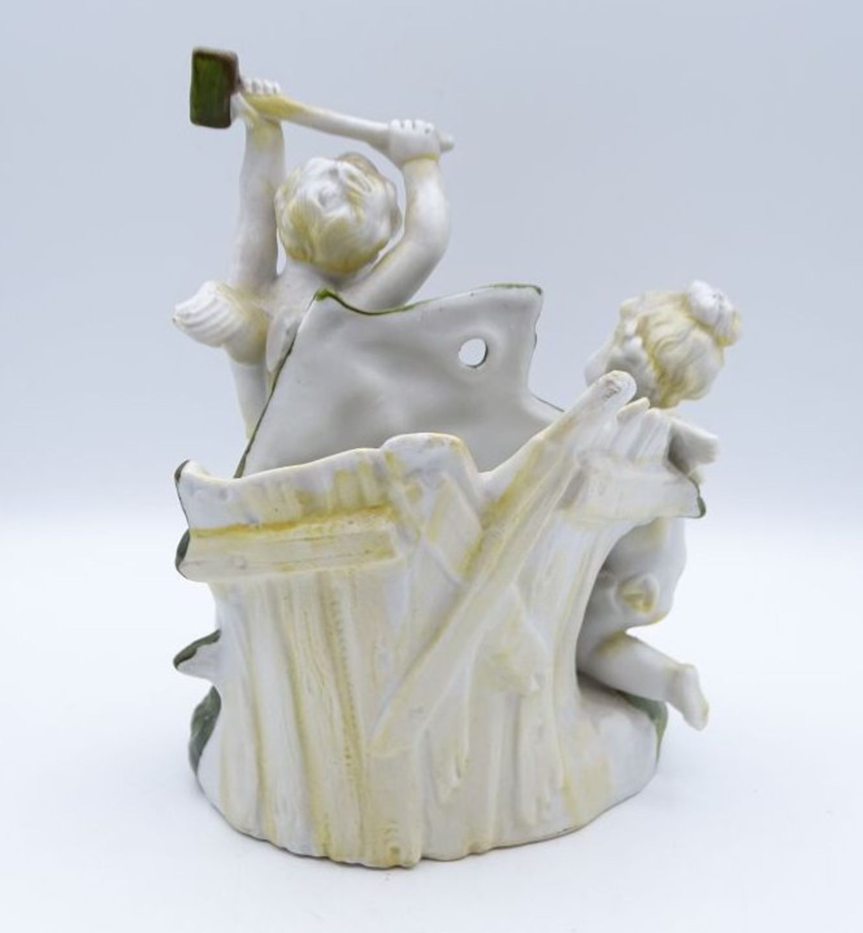 figürliche Vase, Putti-Darstellungen, wohl um 1900, an den Flügeln bestossen, 1x Flügel anbei, H- - Image 3 of 9