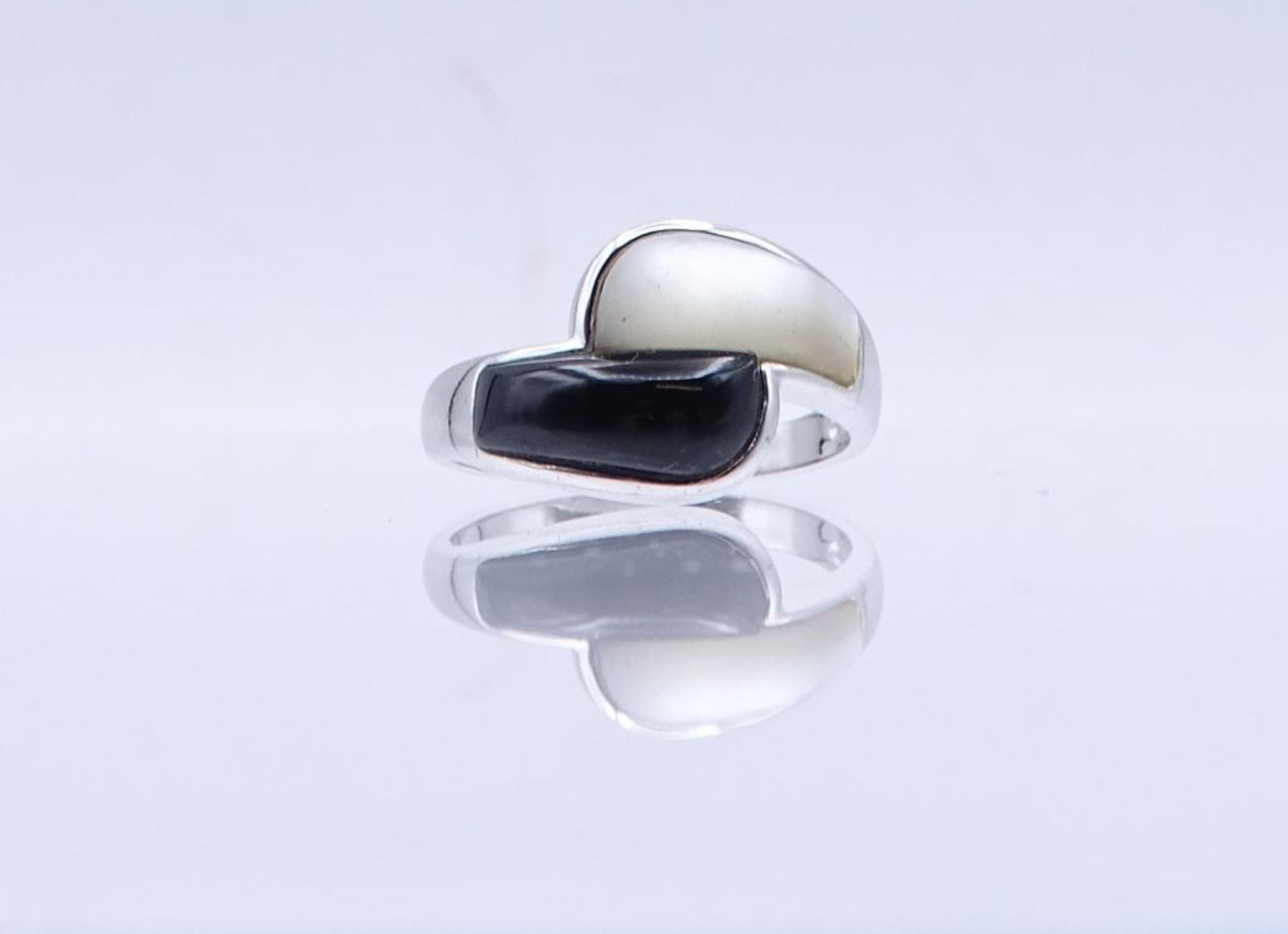 Perlmutt-Silber-Ring,Silber 925/000, 5,0gr., RG 63- - -22.61 % buyer's premium on the hammer