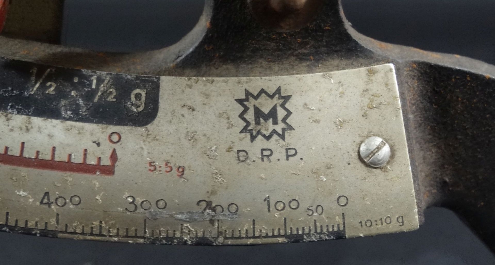 grosse Briefwaage um 1930, Eisen/Messing, ungepflegte Erhaltung, H-35 cm, B-40 cm- - -22.61 % - Bild 9 aus 9