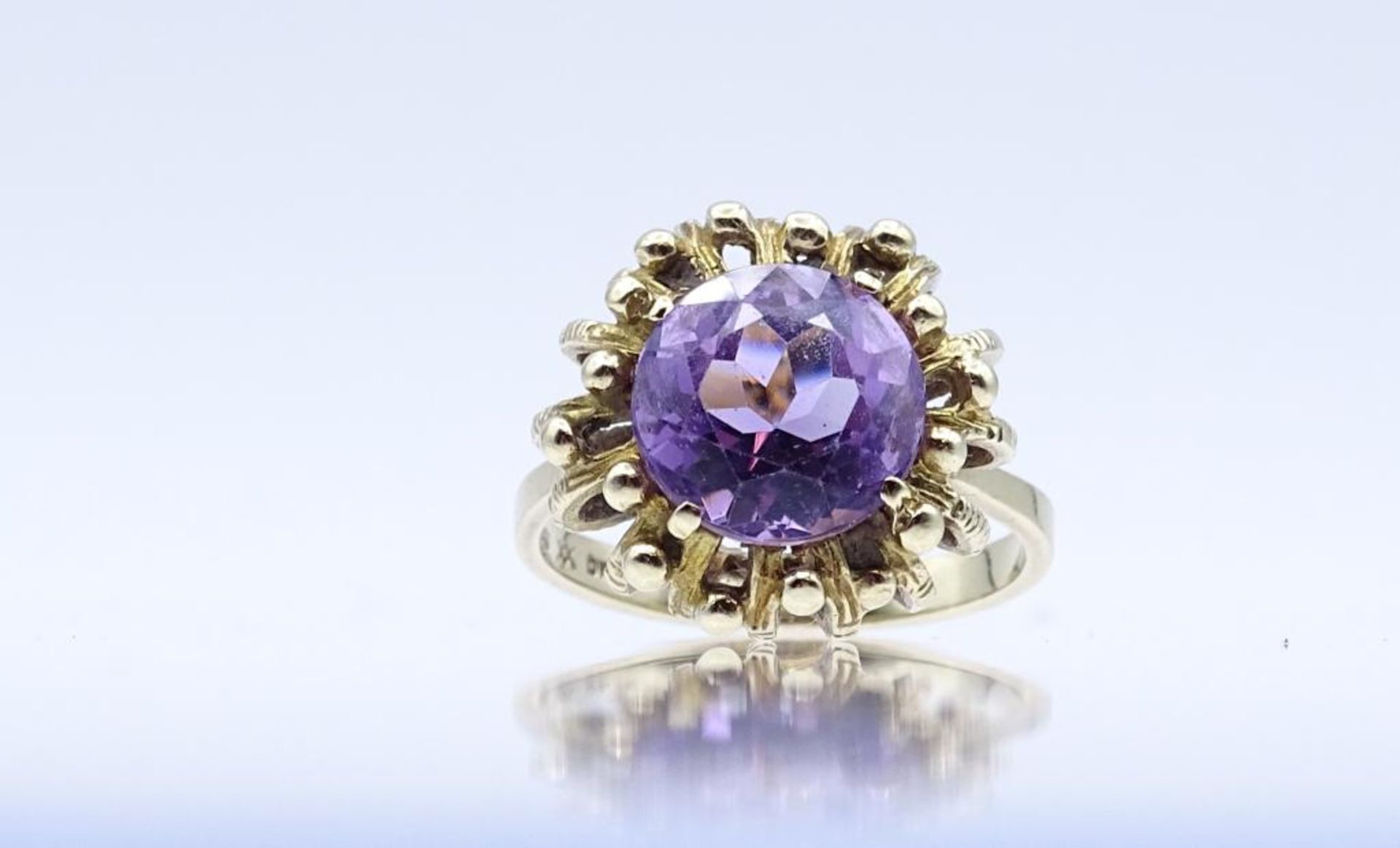 333er GG Ring mit einen rund facettierten Amethyst, 5,5gr., RG 57- - -22.61 % buyer's premium on the - Bild 4 aus 5