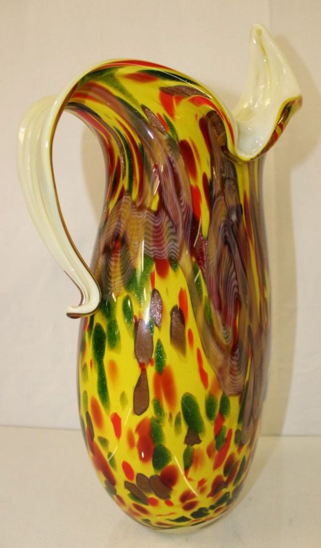 hohe Kunstglas-Vase, farbige Einschmelzungen, H-41,5cm.- - -22.61 % buyer's premium on the hammer - Bild 2 aus 5