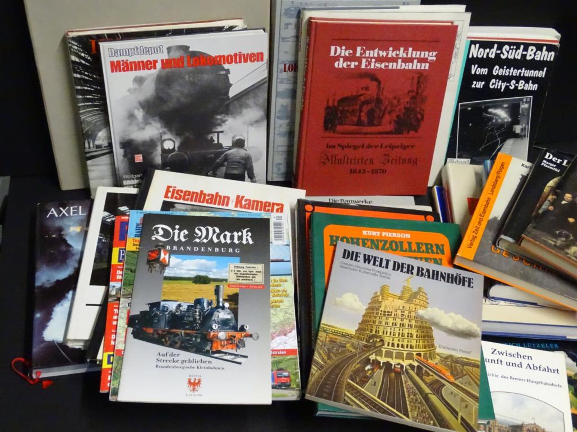 Karton voller Eisenbahn Bücher,ca. 26 Stü- - -22.61 % buyer's premium on the hammer priceVAT - Bild 2 aus 3